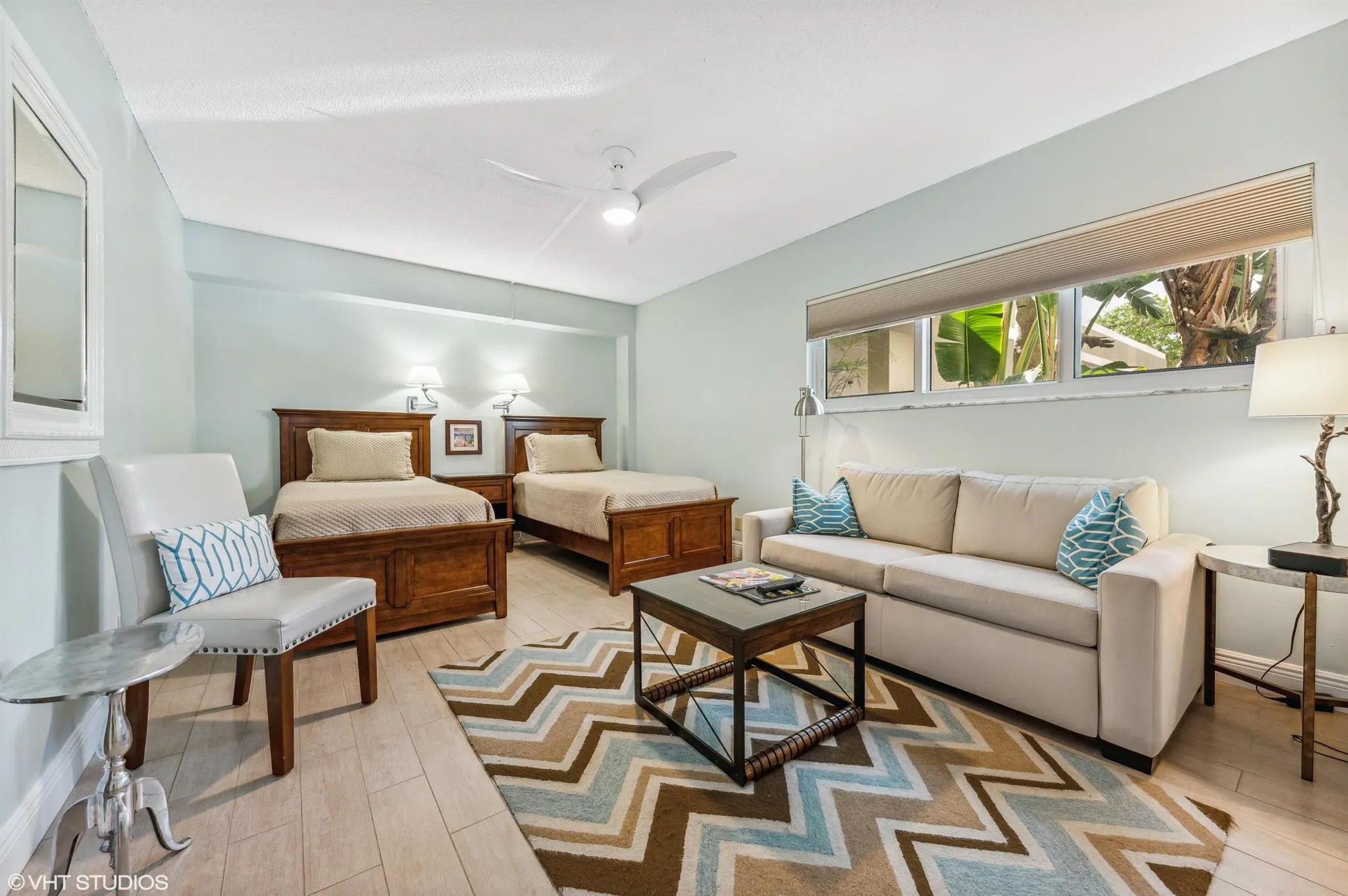 555 SE 6th Avenue, #7h
