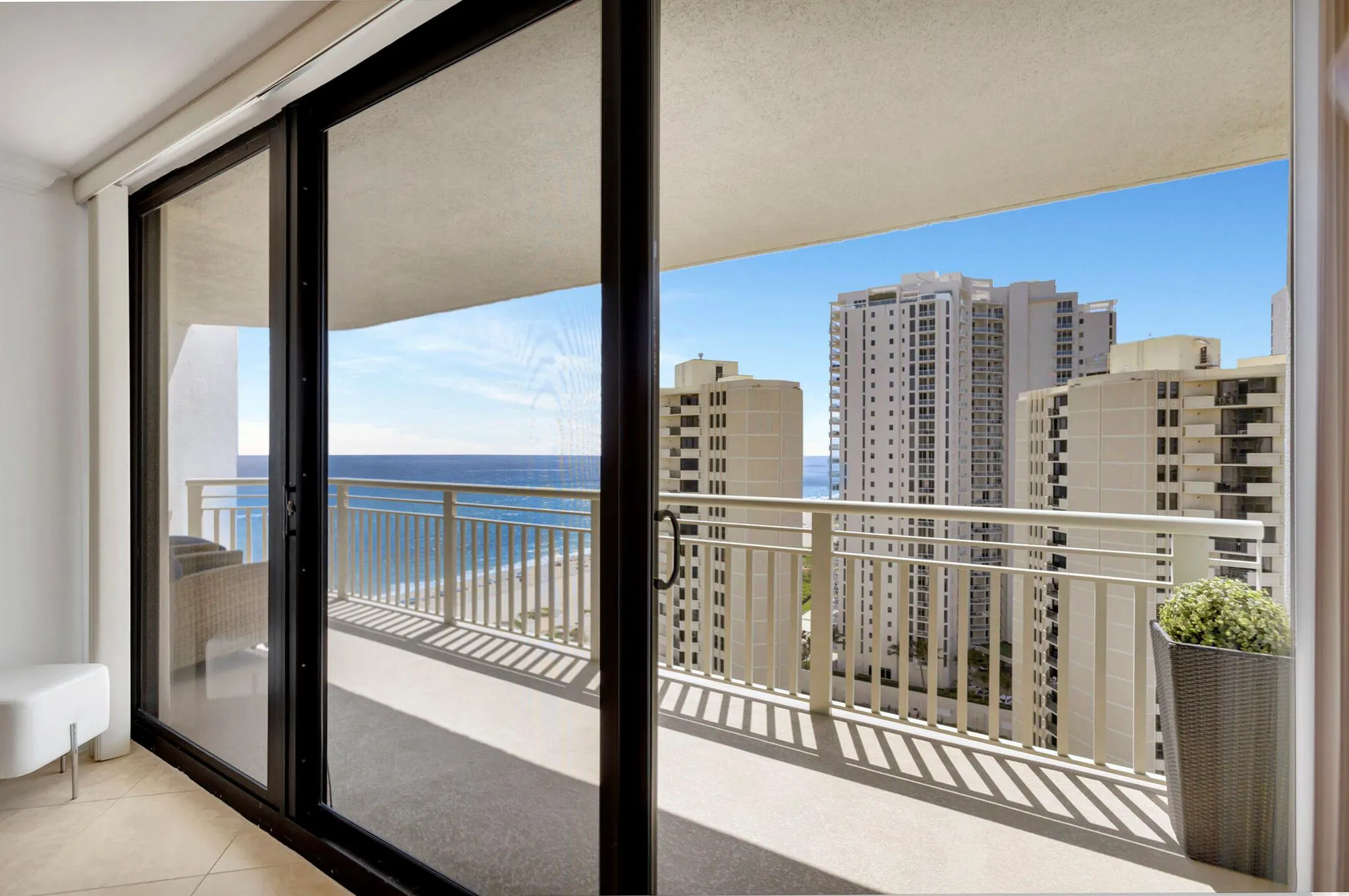 3000 N Ocean Drive, #22-G