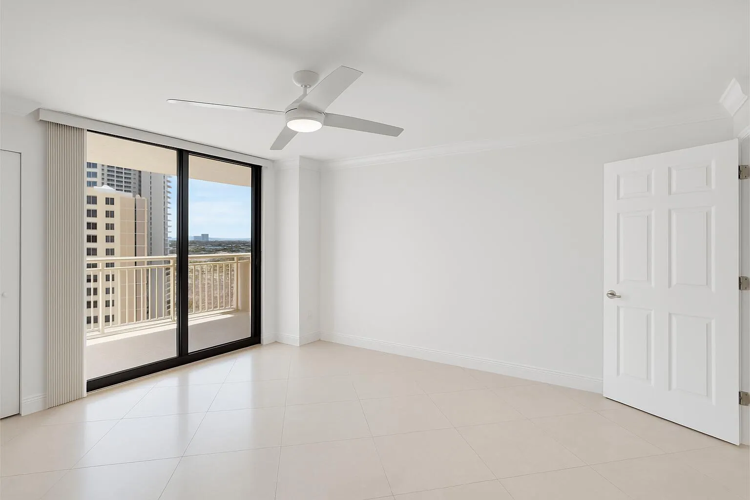 3000 N Ocean Drive, #22-G