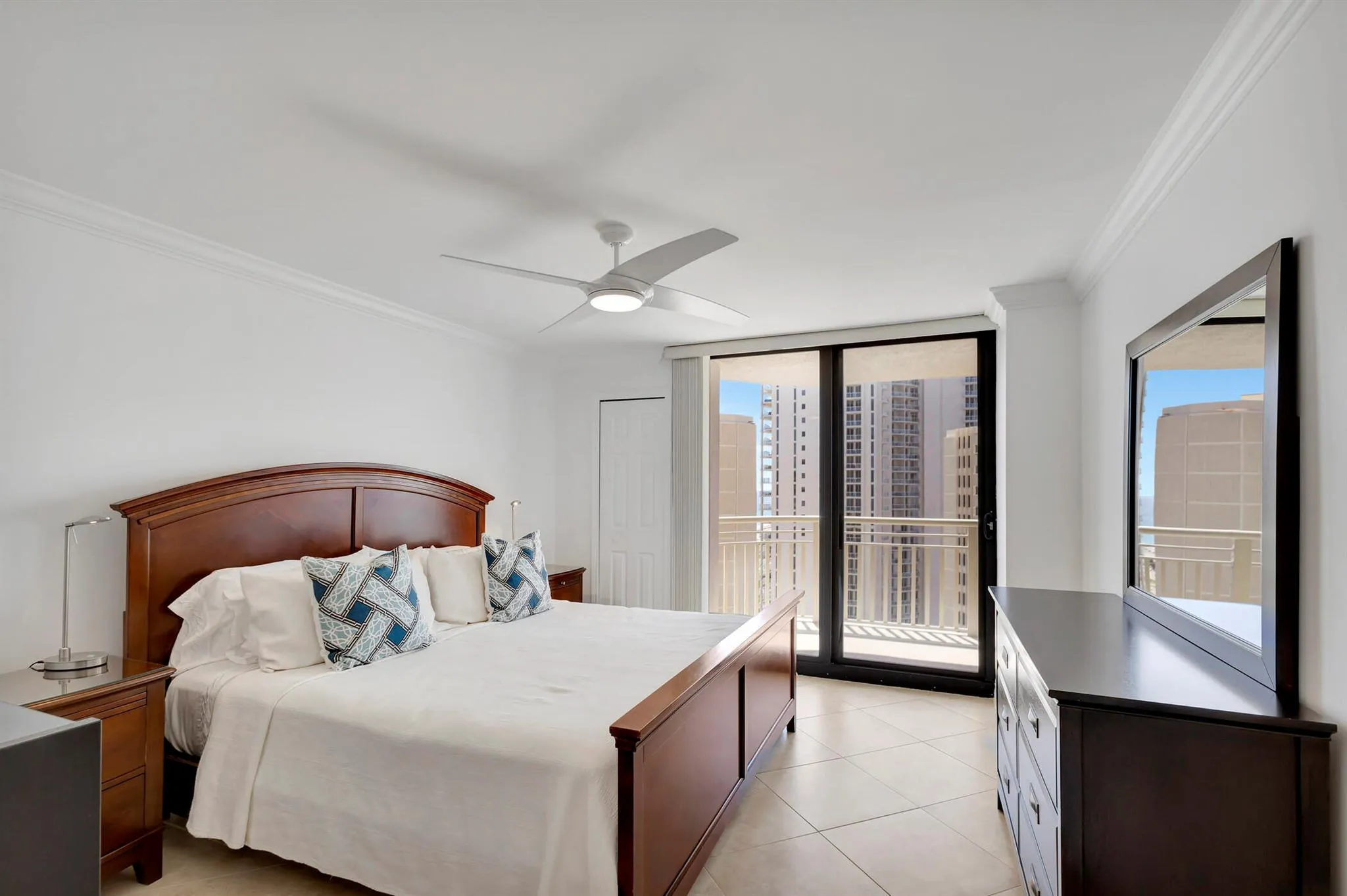 3000 N Ocean Drive, #22-G