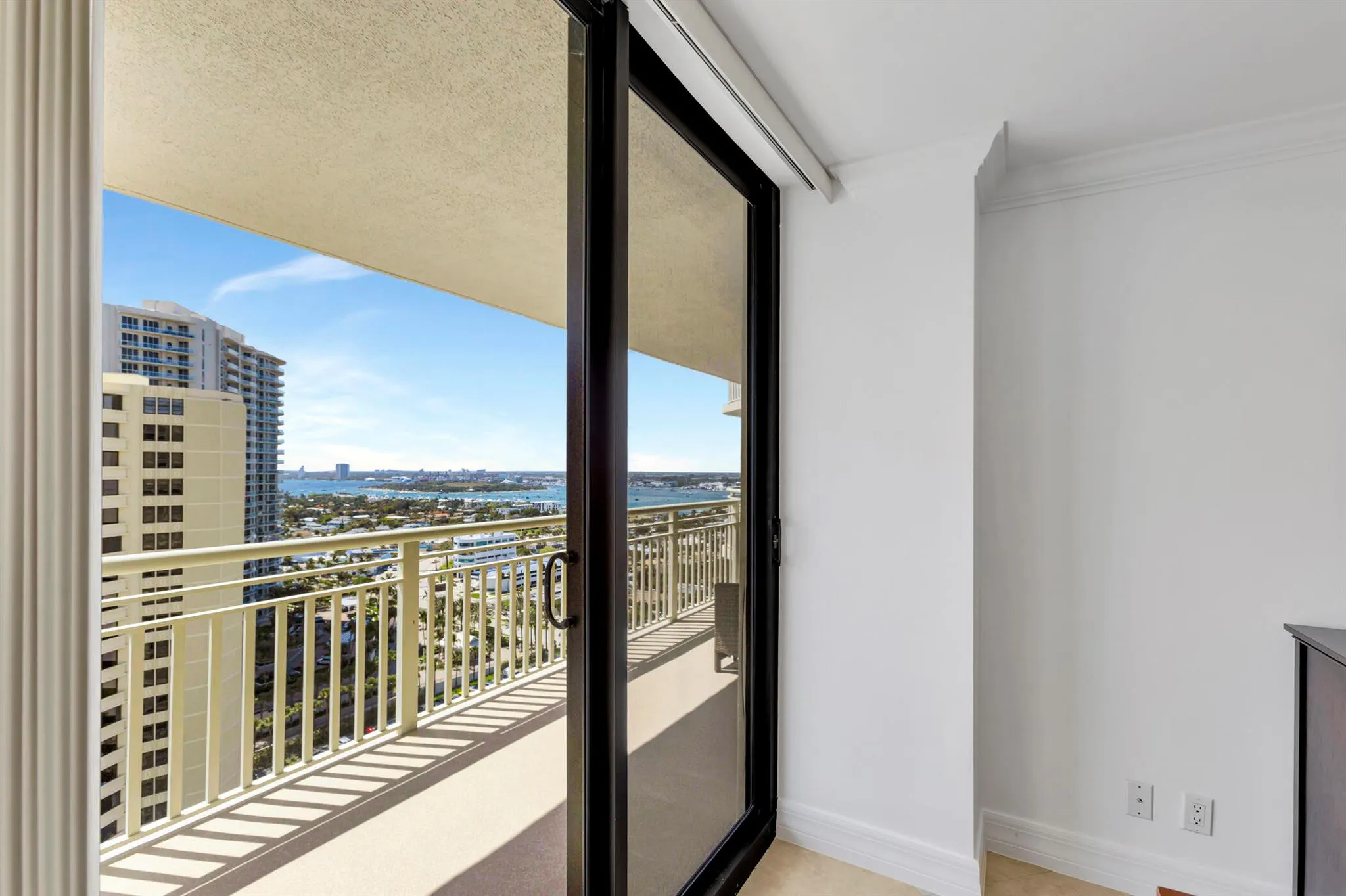 3000 N Ocean Drive, #22-G