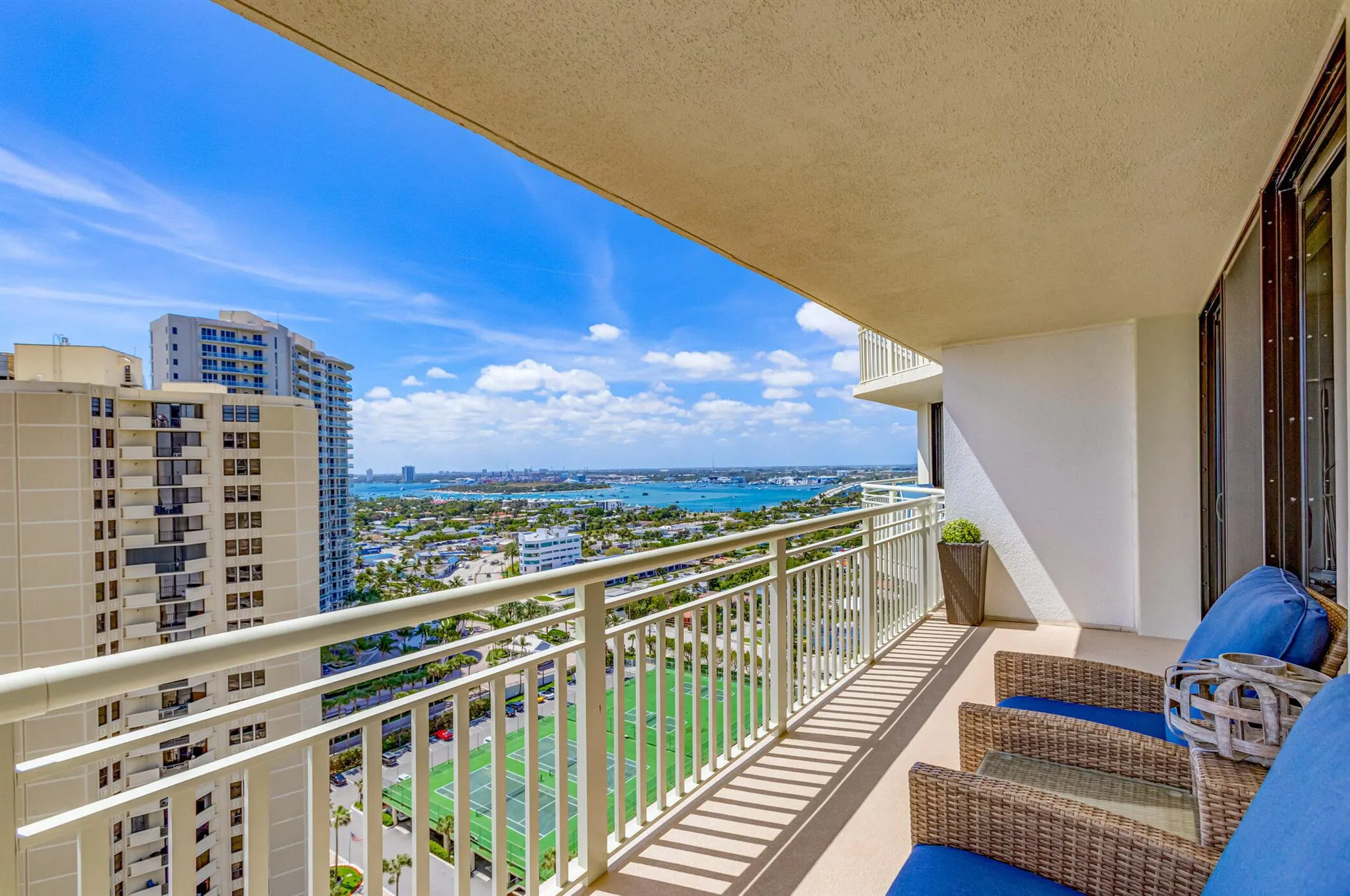 3000 N Ocean Drive, #22-G