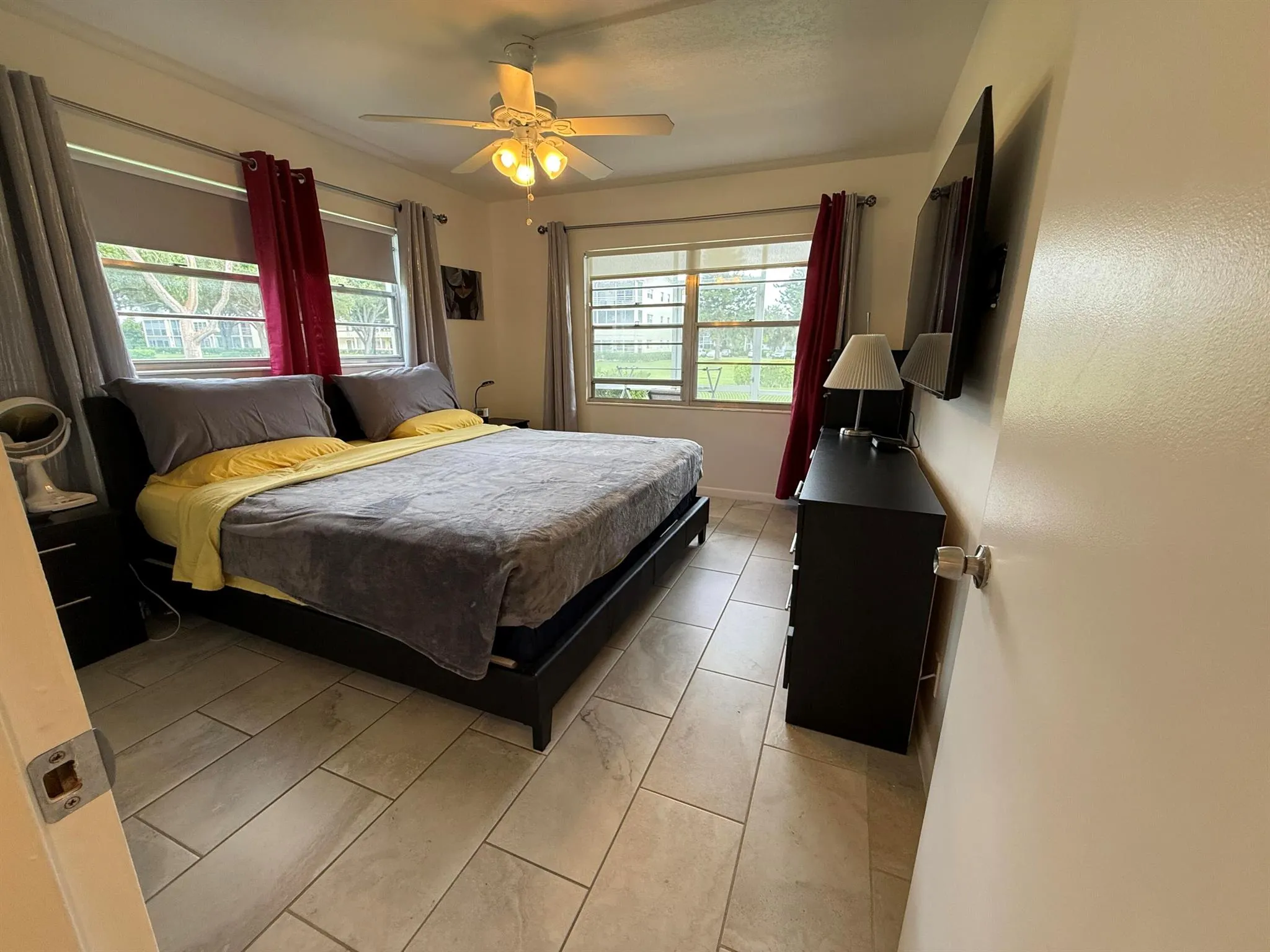 127 Mansfield D