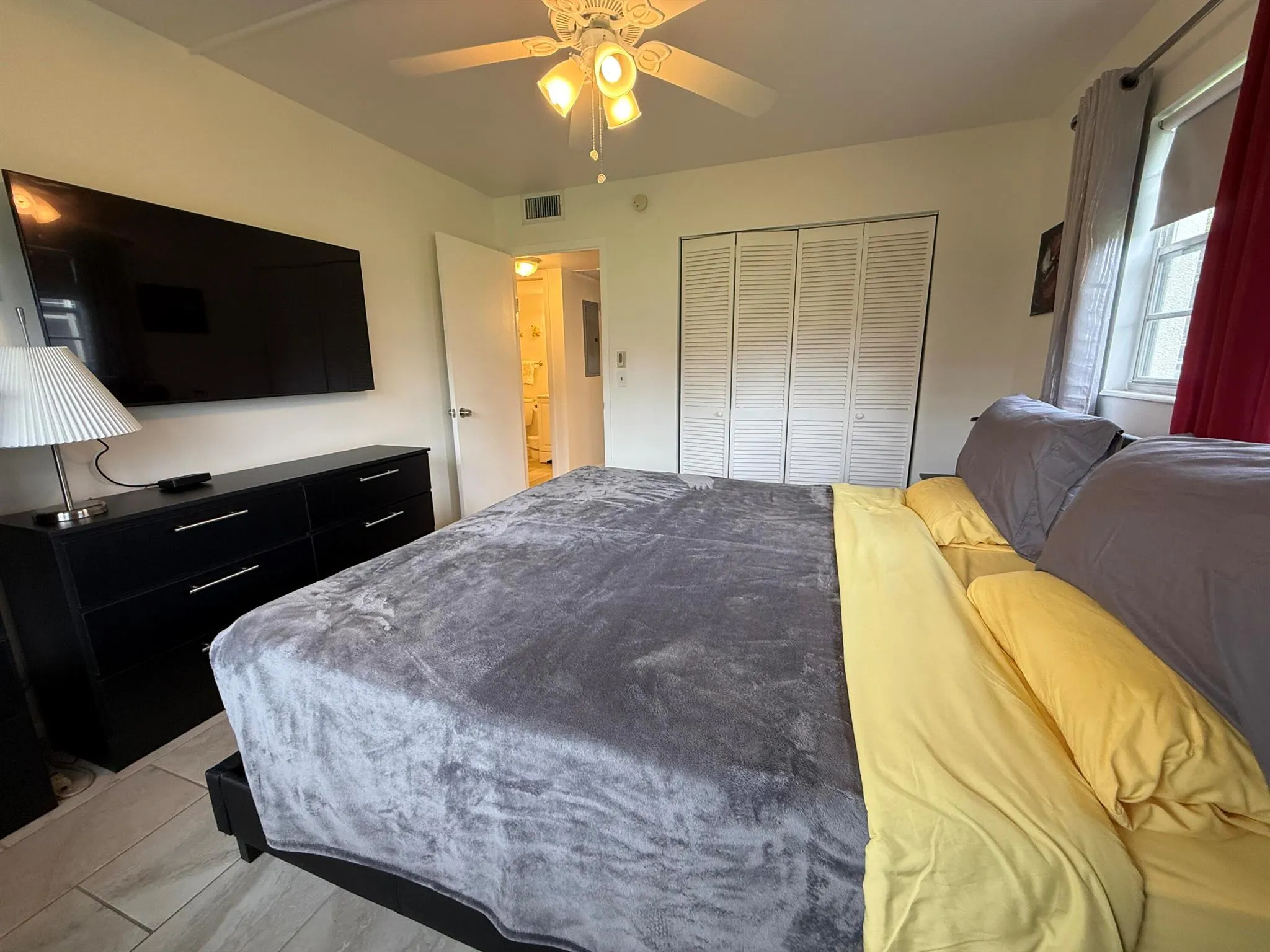 127 Mansfield D
