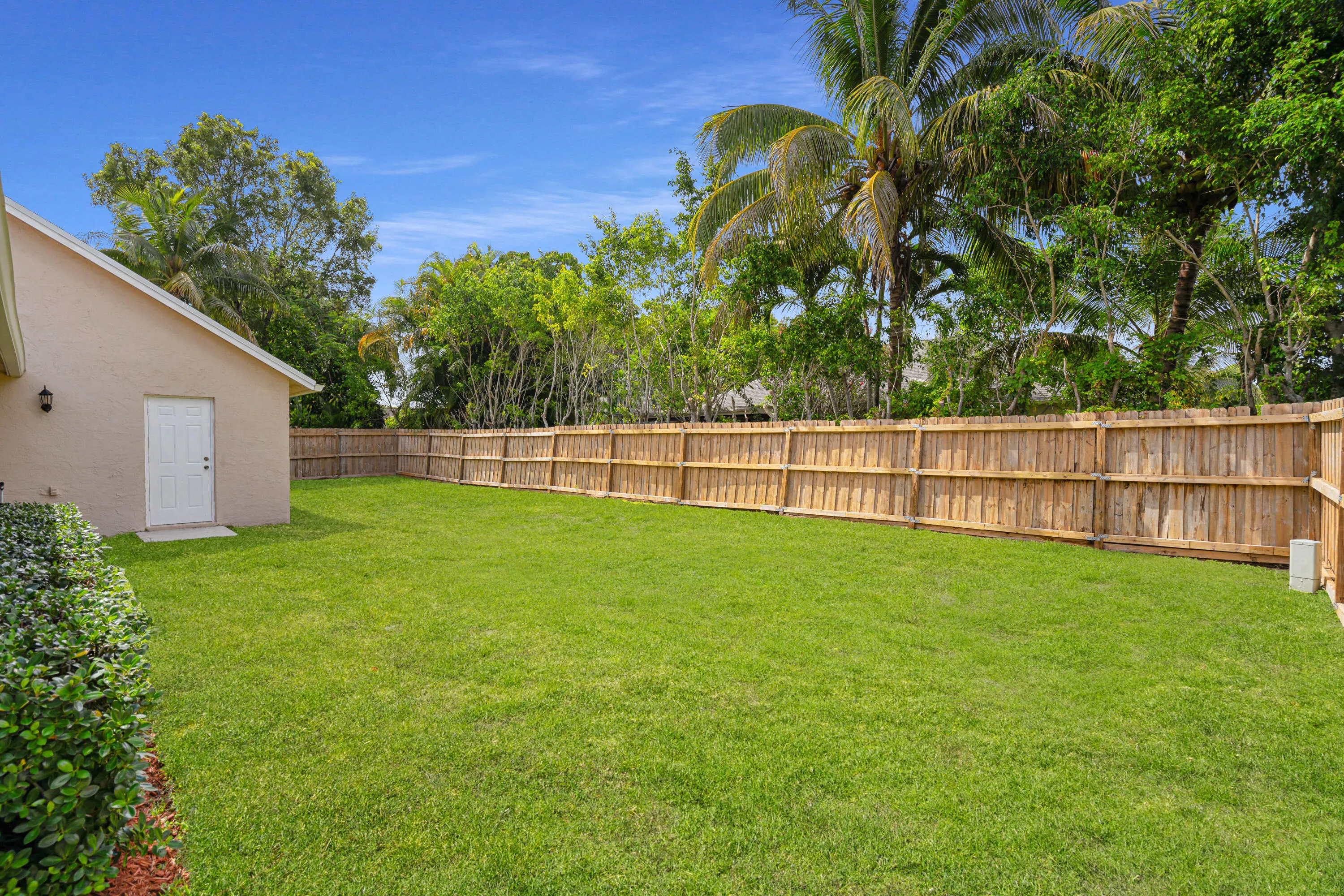 12275 Sannenwood Lane