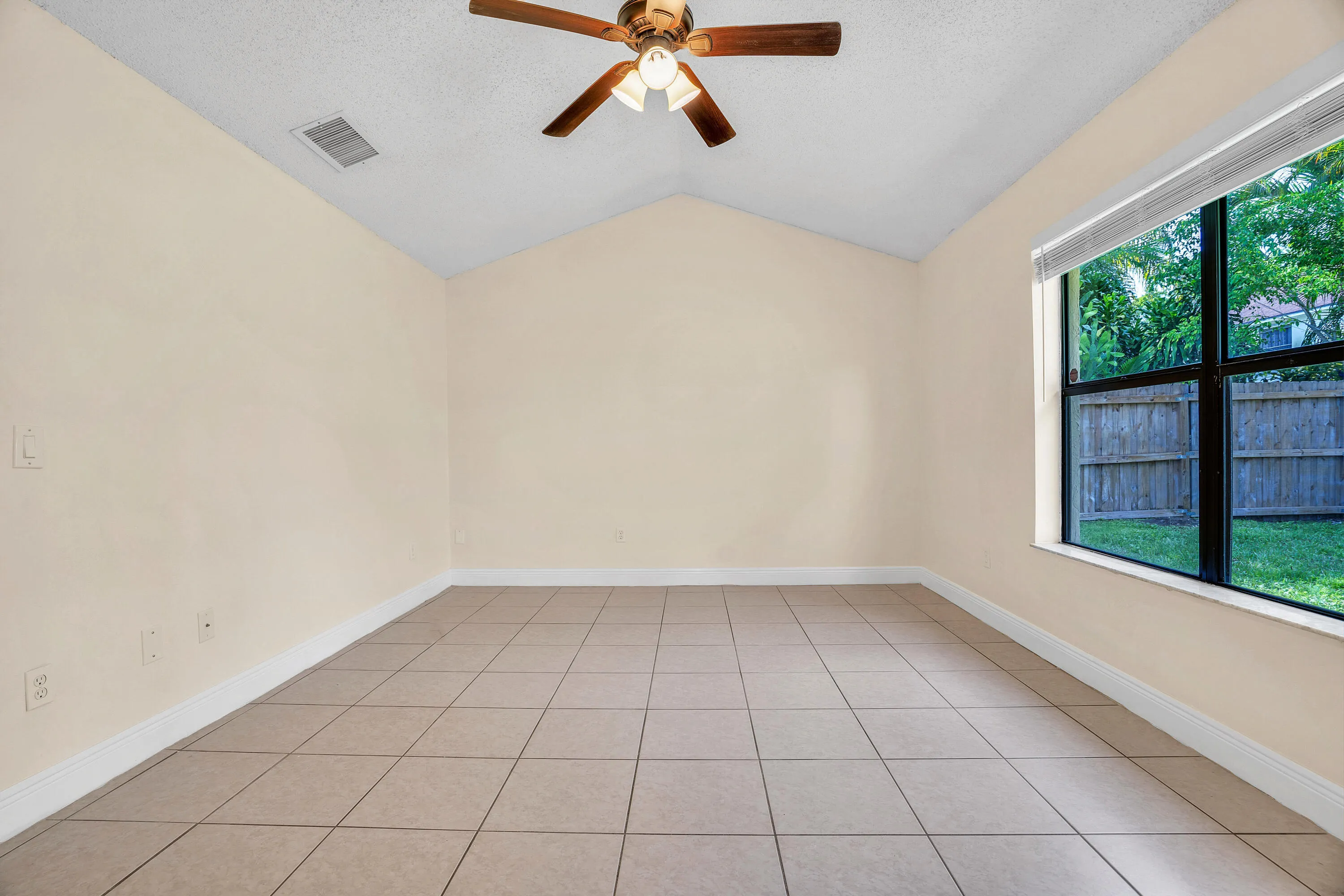 12275 Sannenwood Lane