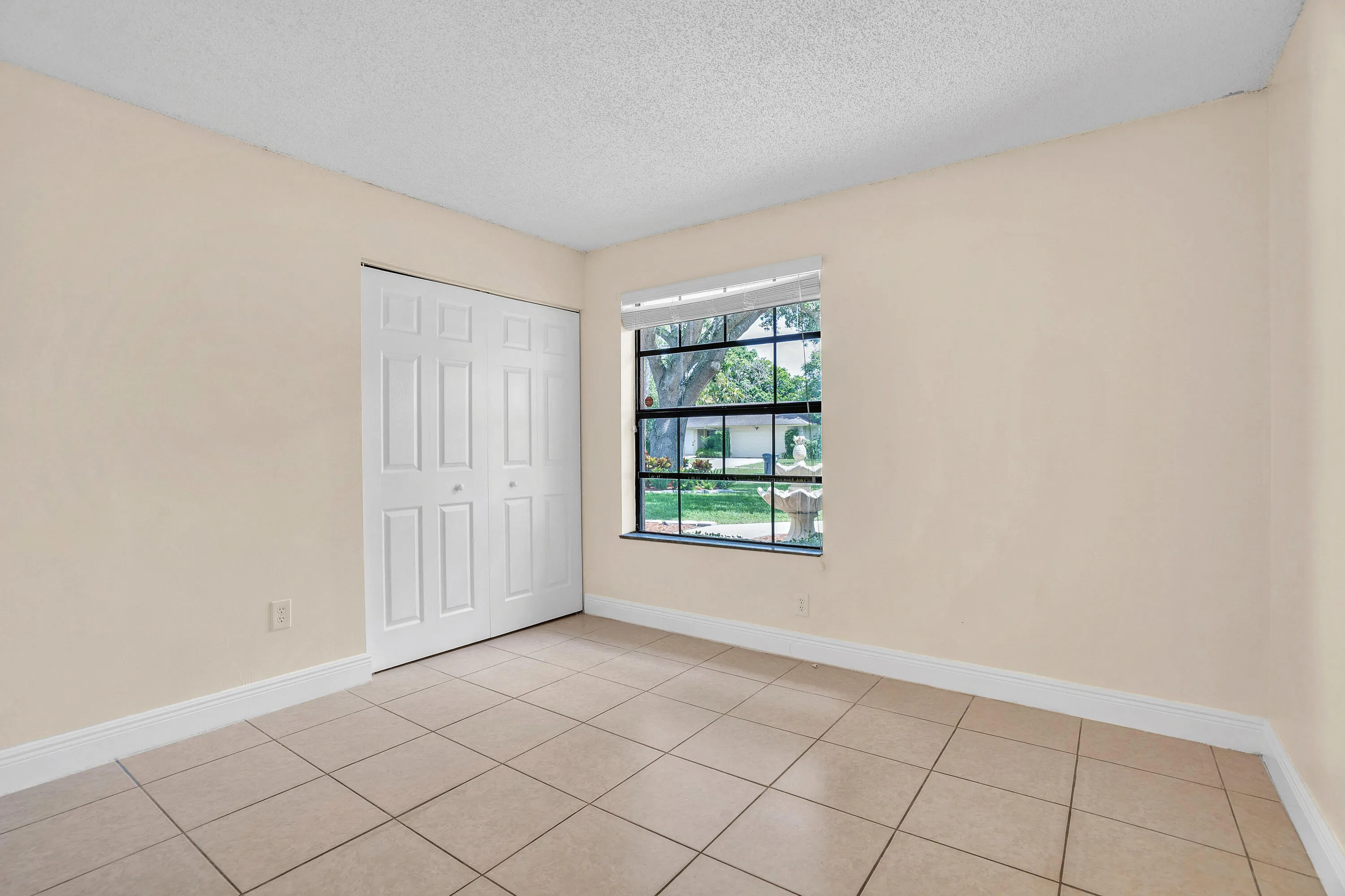 12275 Sannenwood Lane