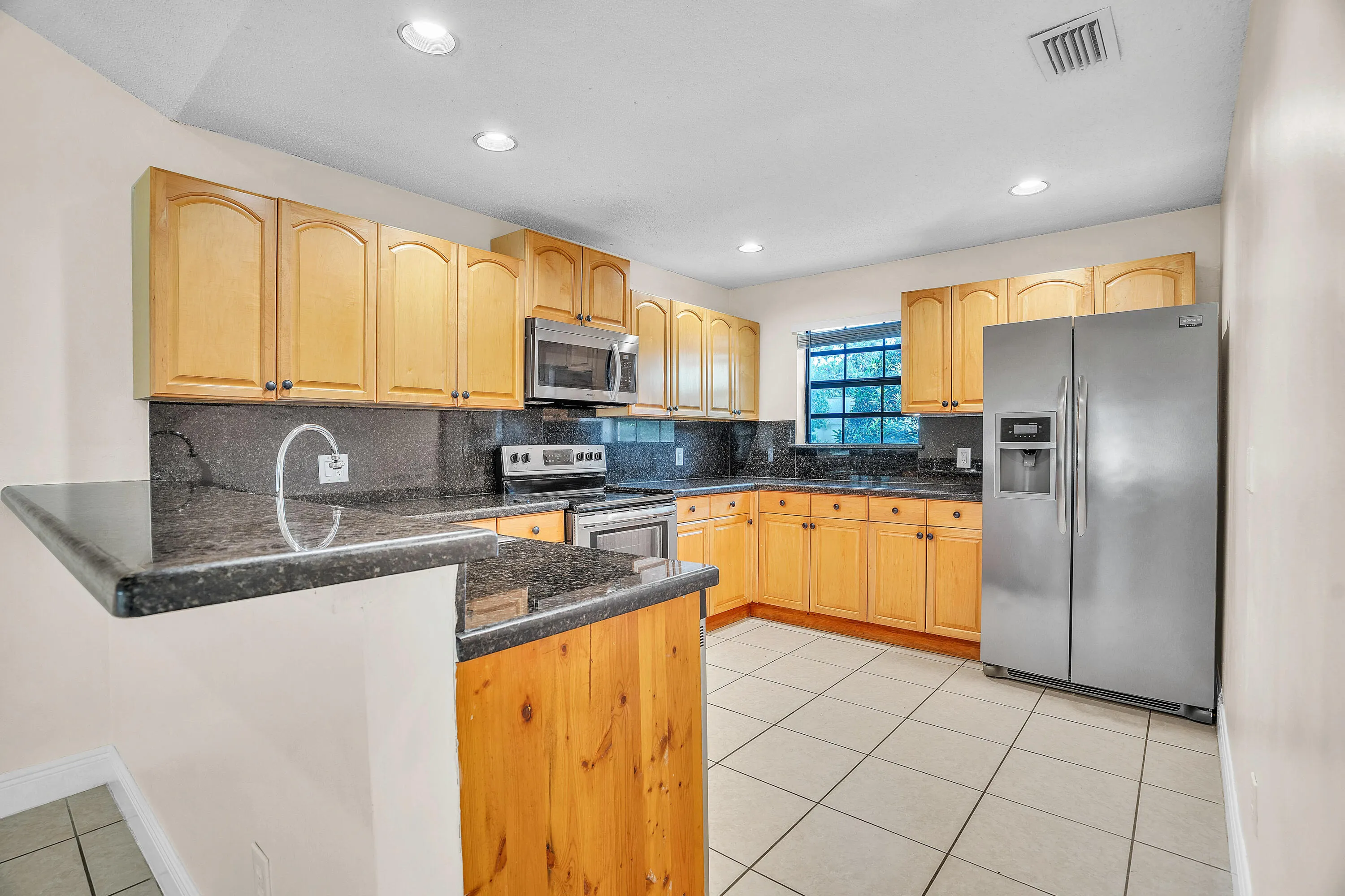 12275 Sannenwood Lane
