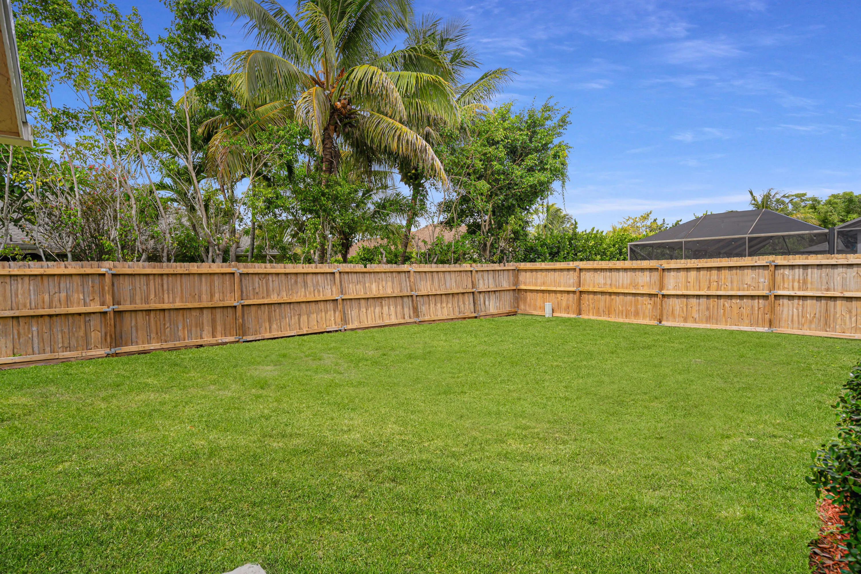 12275 Sannenwood Lane