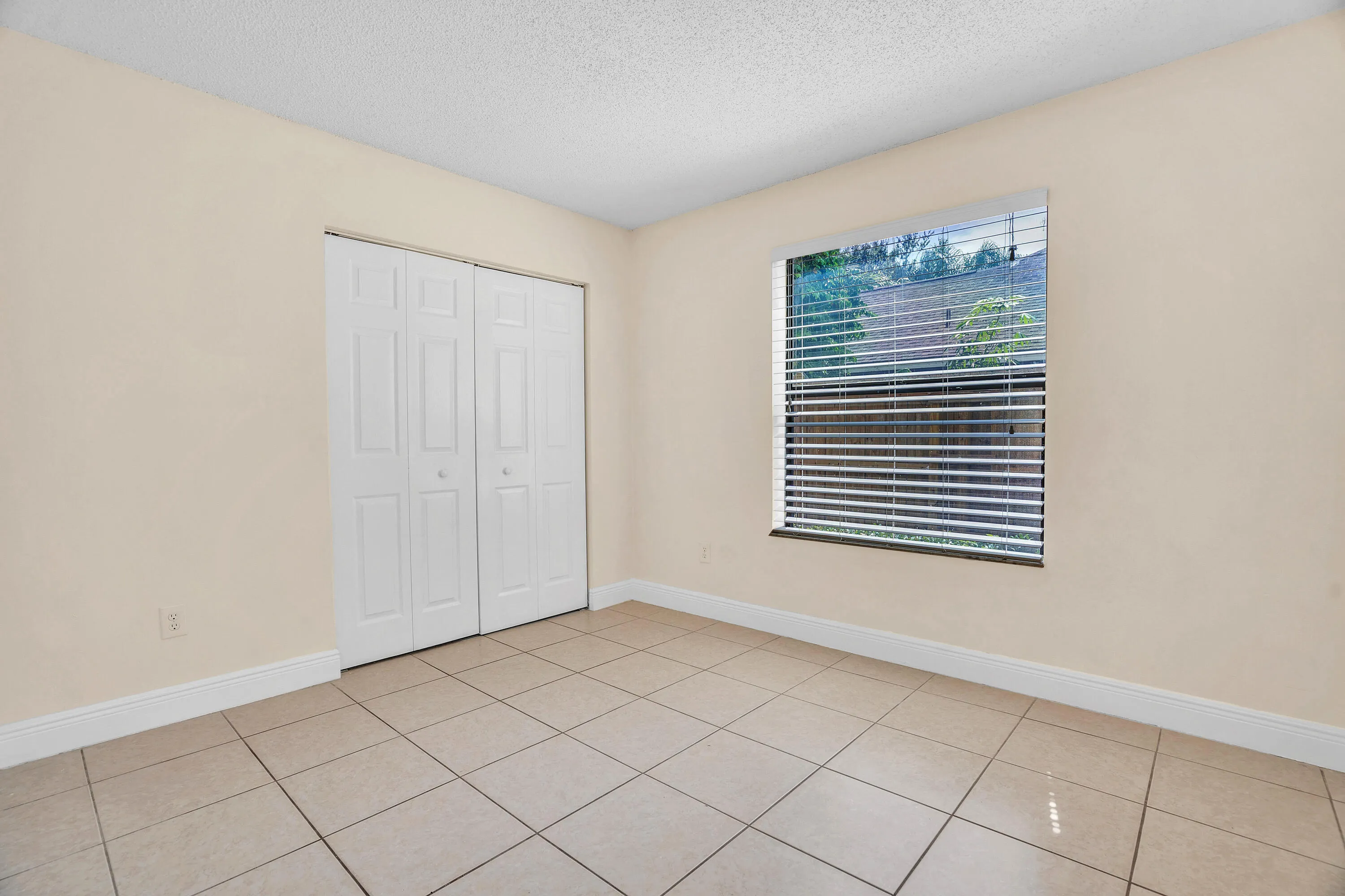12275 Sannenwood Lane