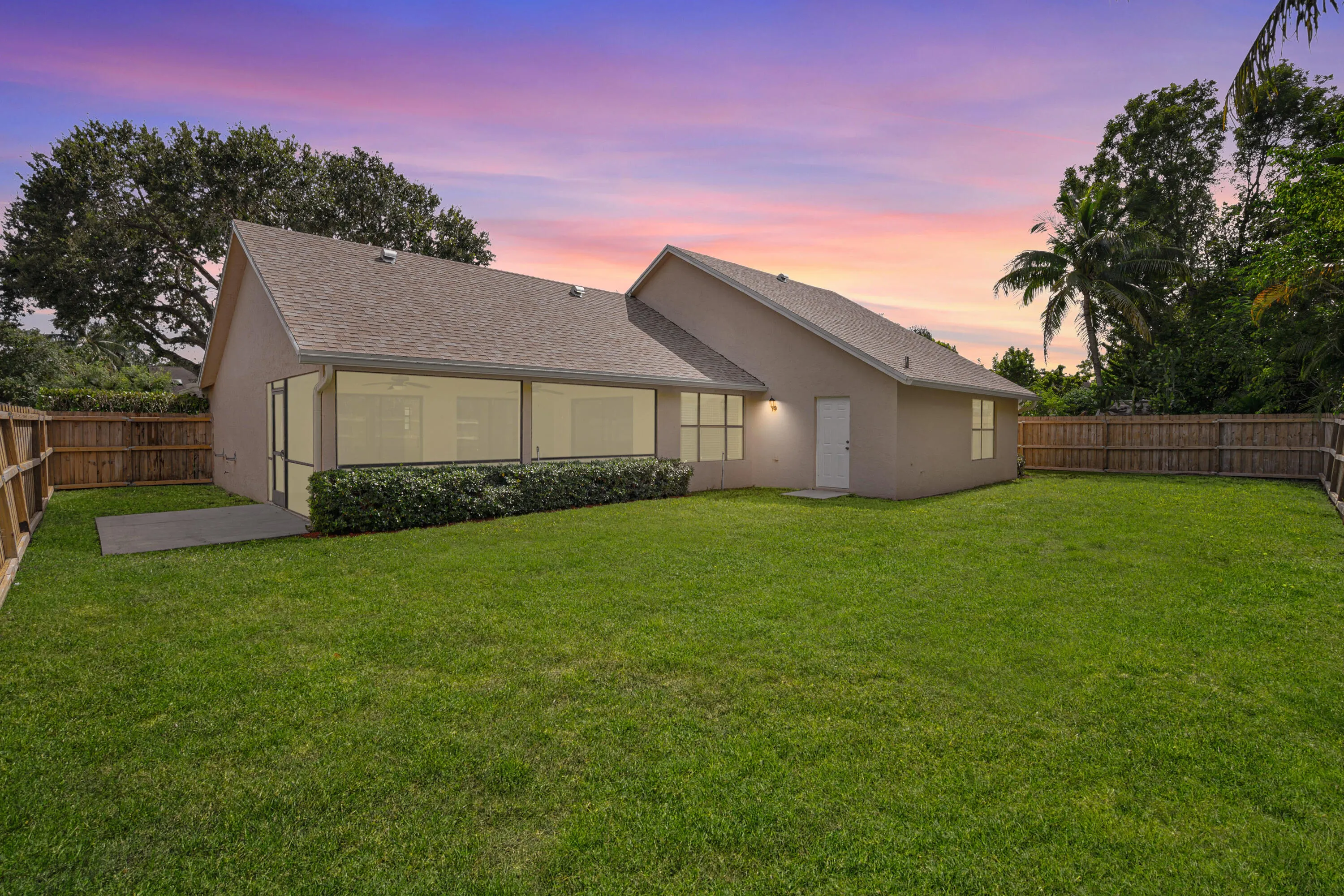 12275 Sannenwood Lane