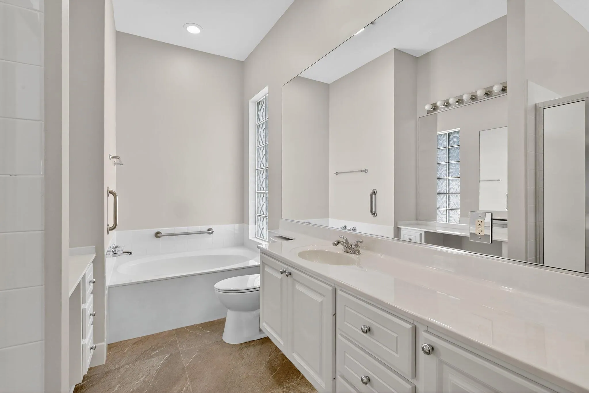 8257 Rosalie Lane