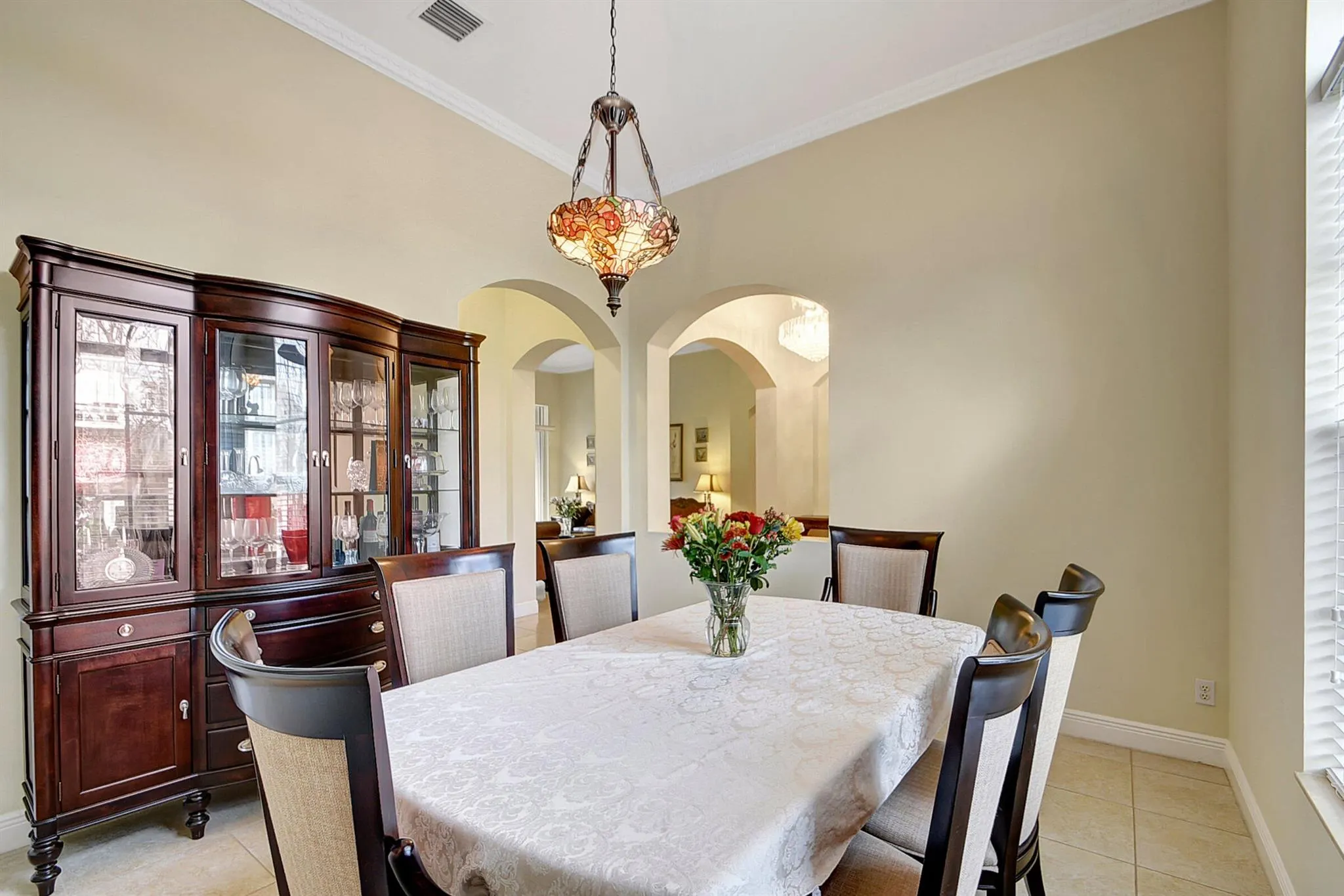 8123 Woodslanding Trail