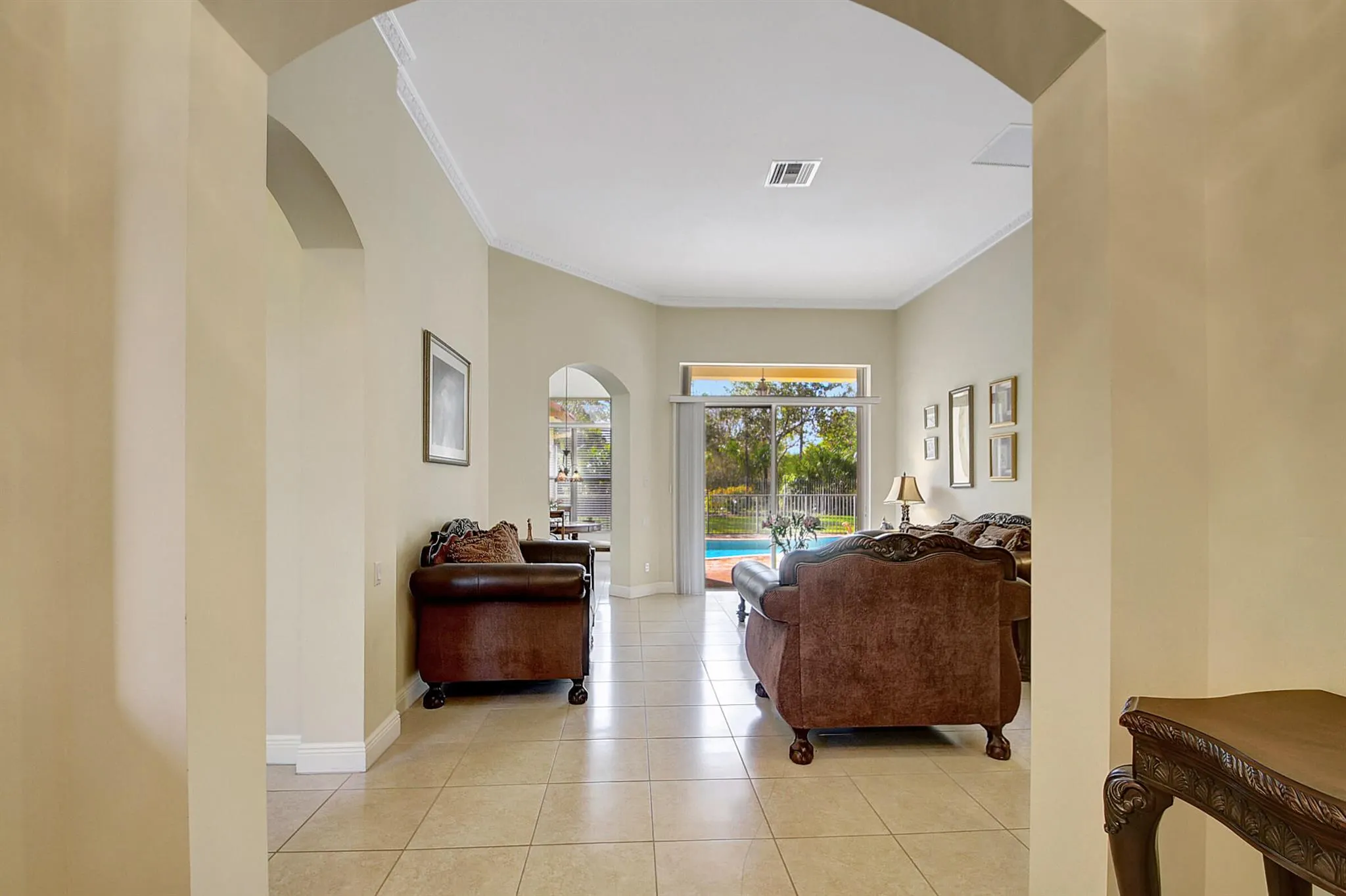 8123 Woodslanding Trail