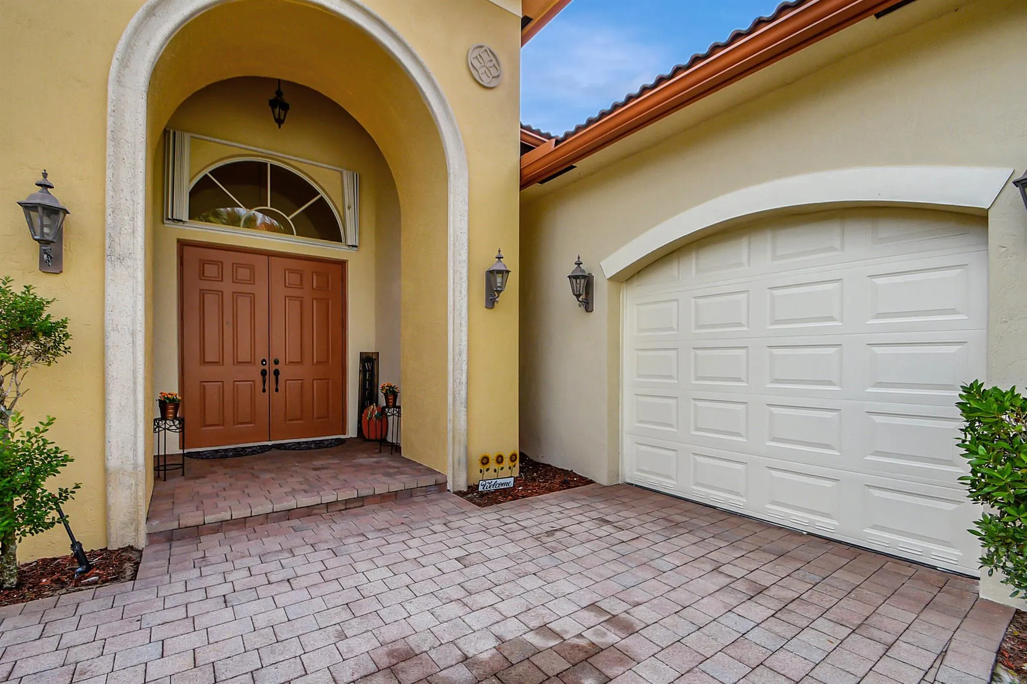 8123 Woodslanding Trail