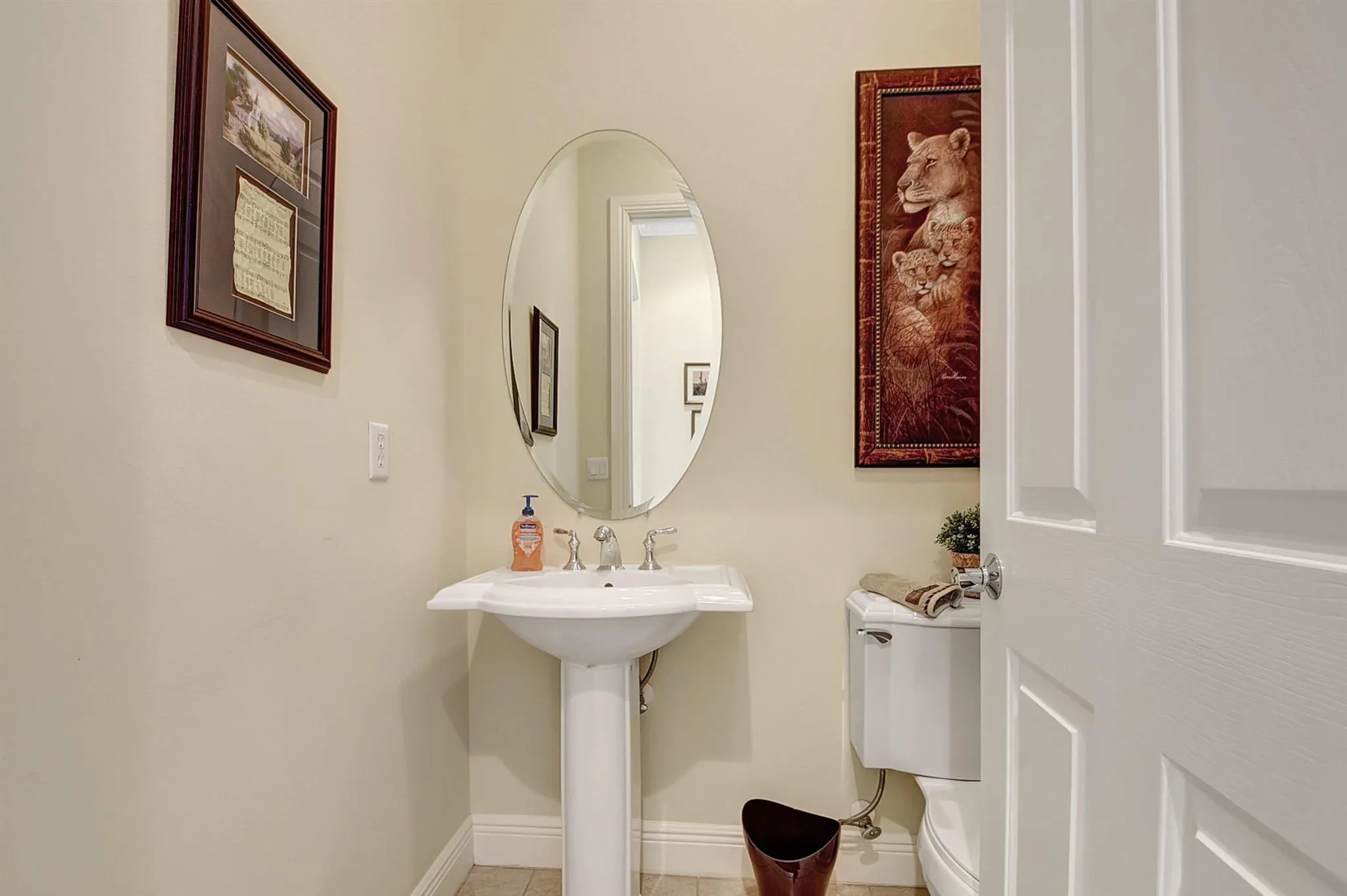 8123 Woodslanding Trail