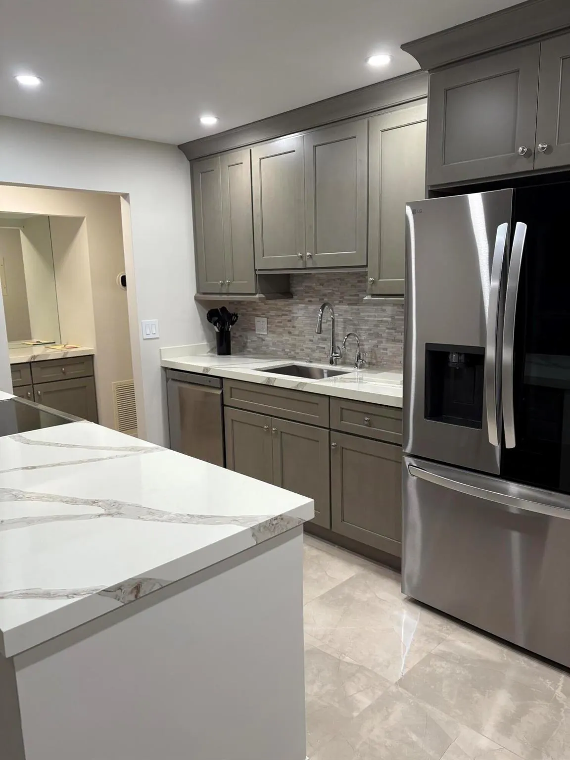2121 N Ocean Boulevard, #1101w