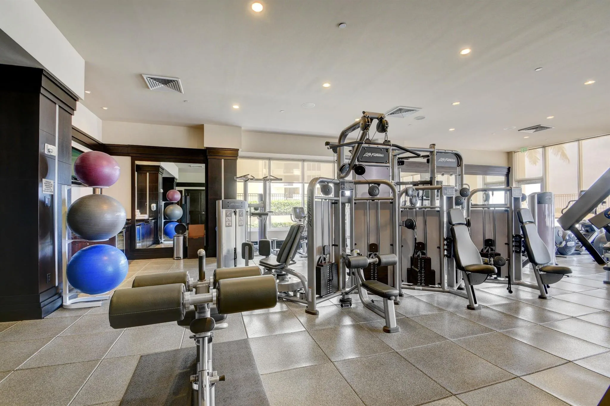2700 N Ocean Drive, #1806b