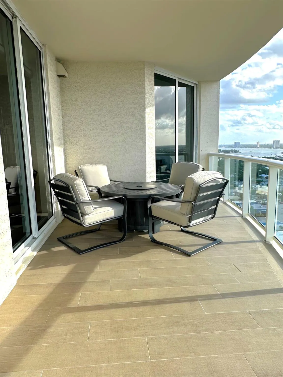 2700 N Ocean Drive, #1806b
