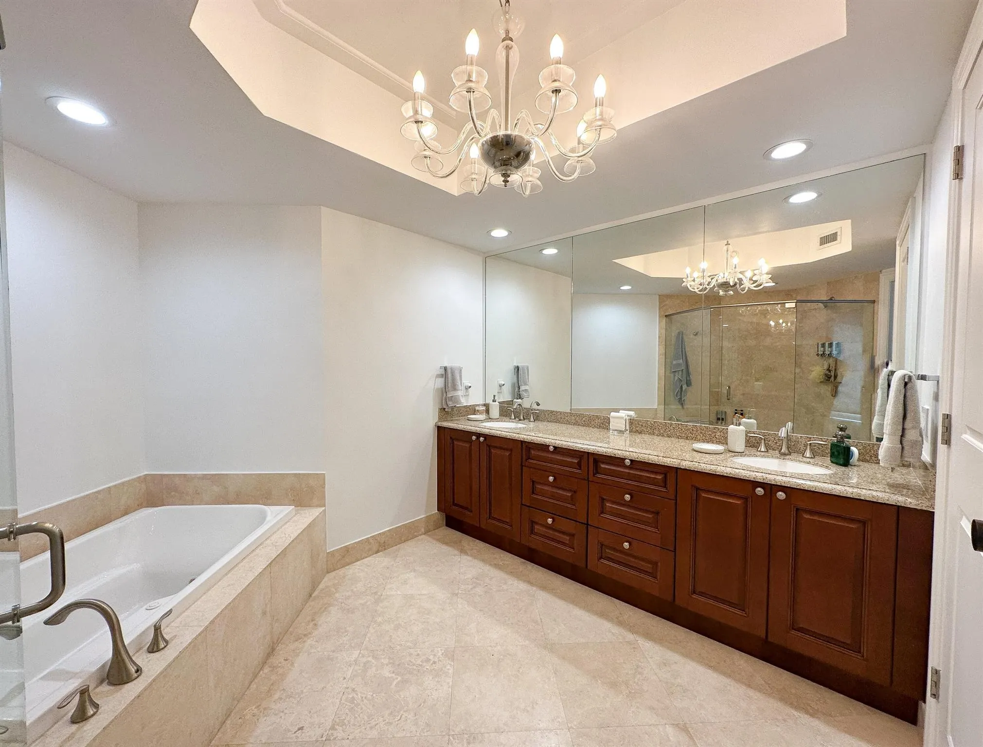 2700 N Ocean Drive, #1806b