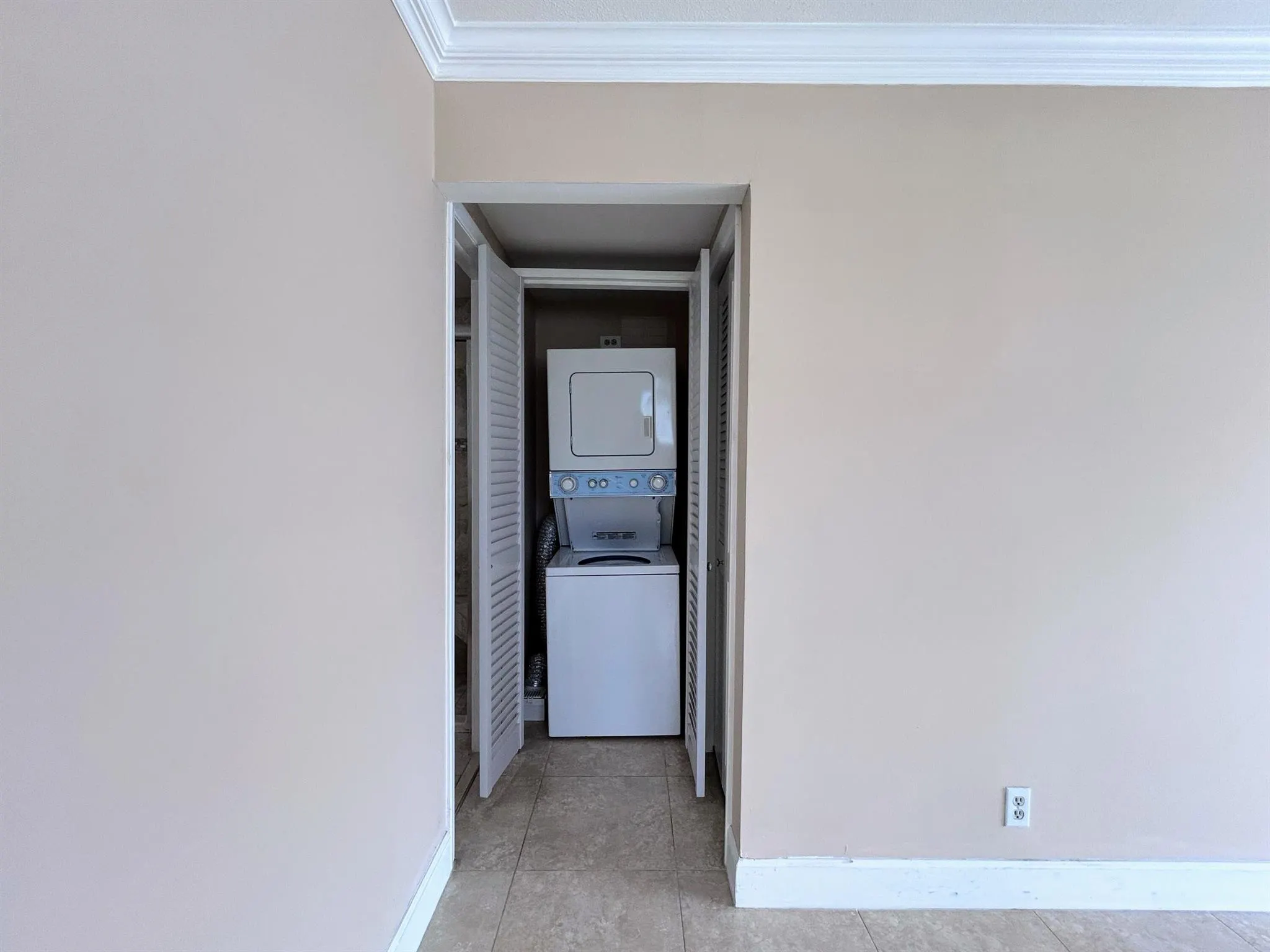 530 Horizons W, #205