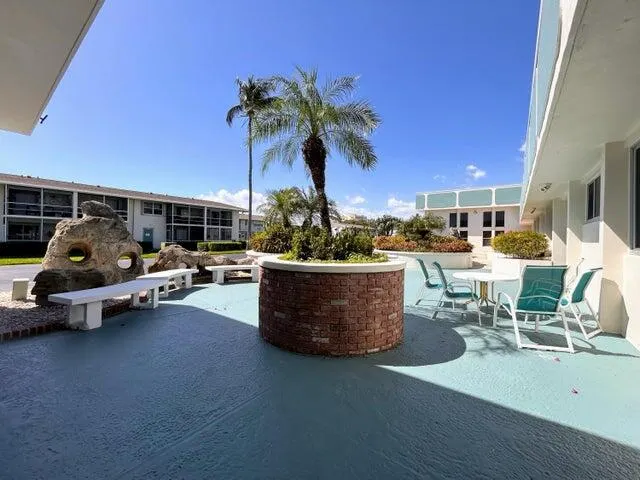 530 Horizons W, #205