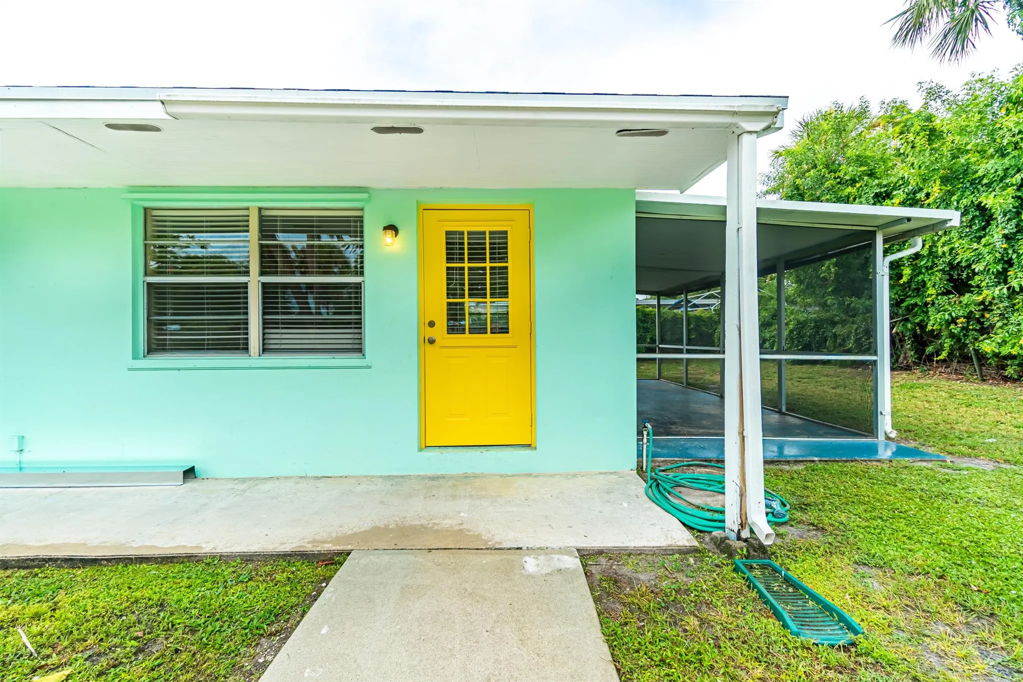 2566 NE Hickory Avenue, #B