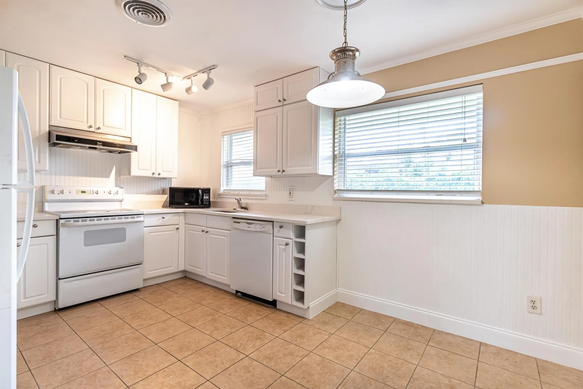 2566 NE Hickory Avenue, #B
