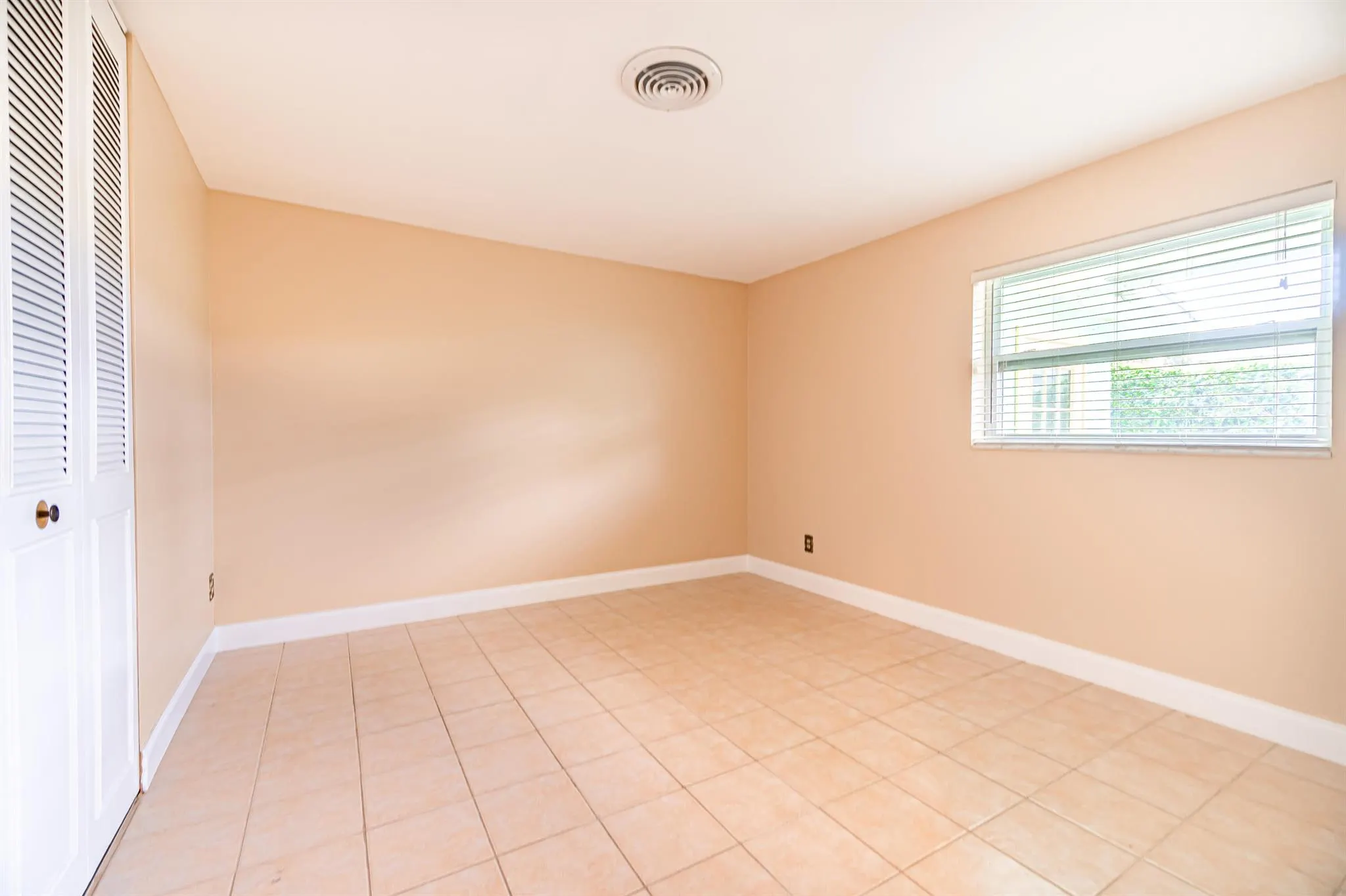 2566 NE Hickory Avenue, #B