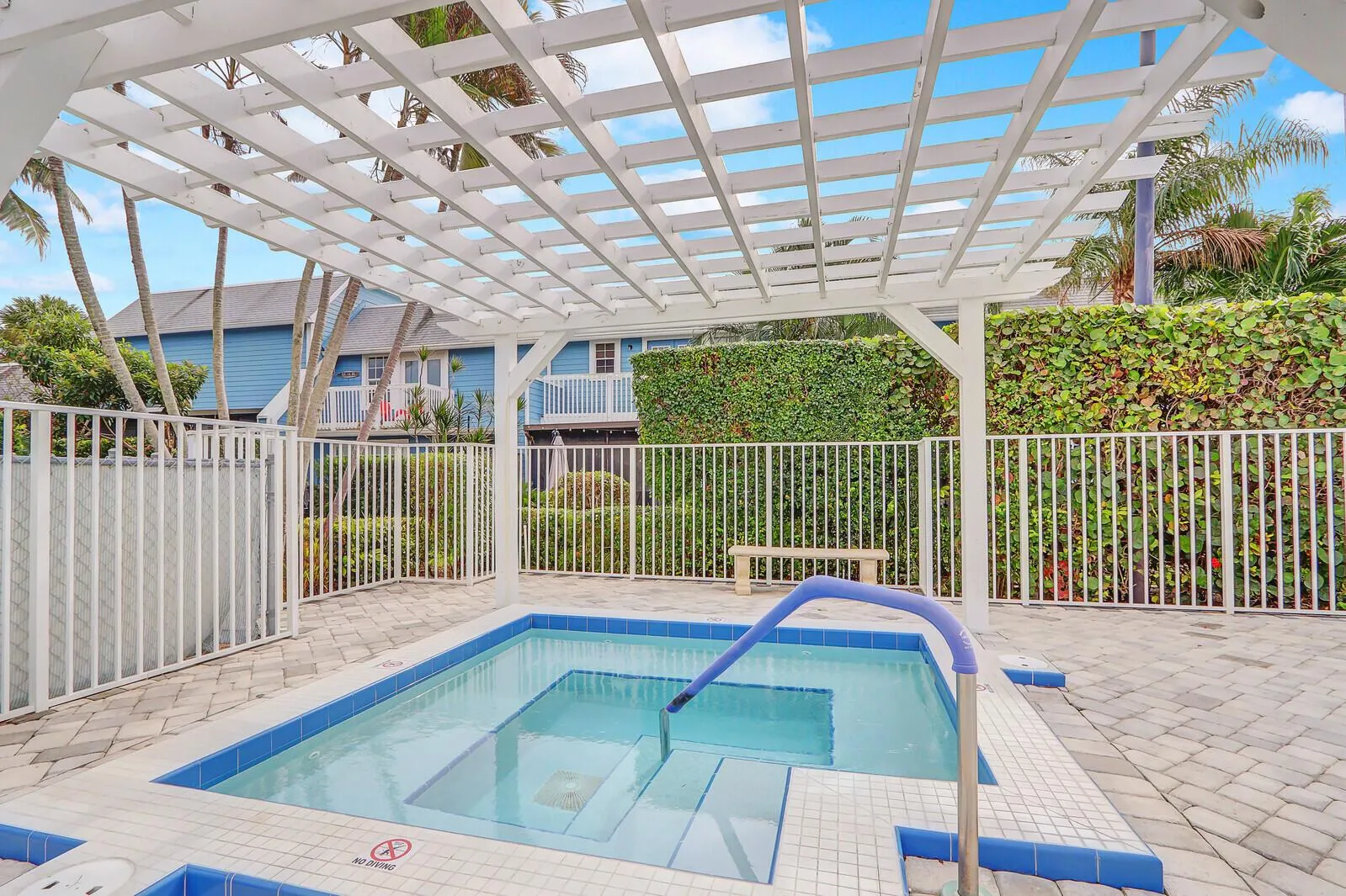 1302 Ocean Dunes Circle