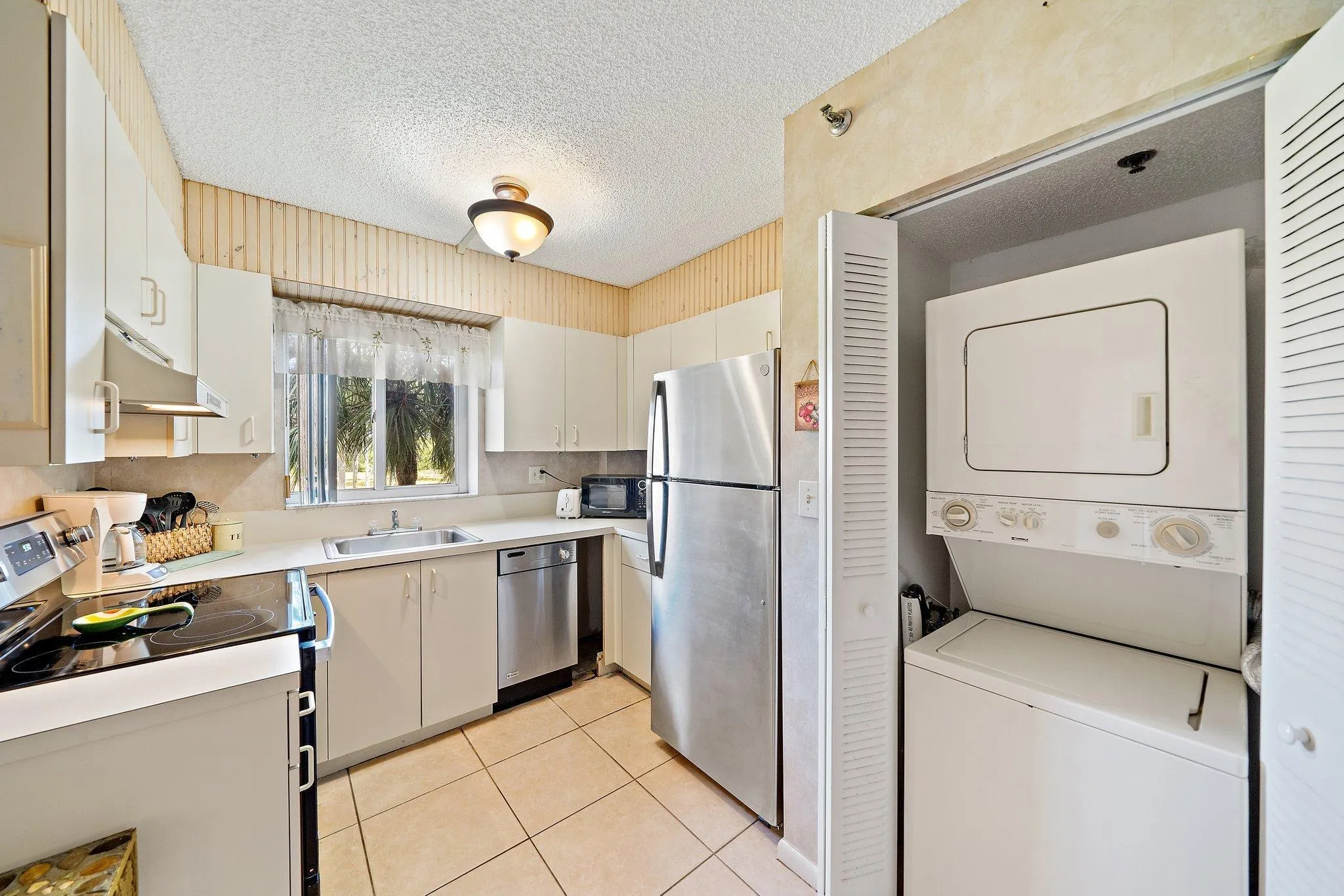 275 Palm Avenue, #C203