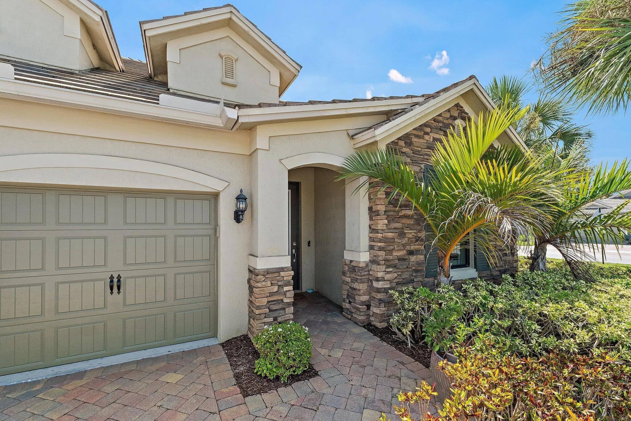 1171 SW Cherry Blossom Lane