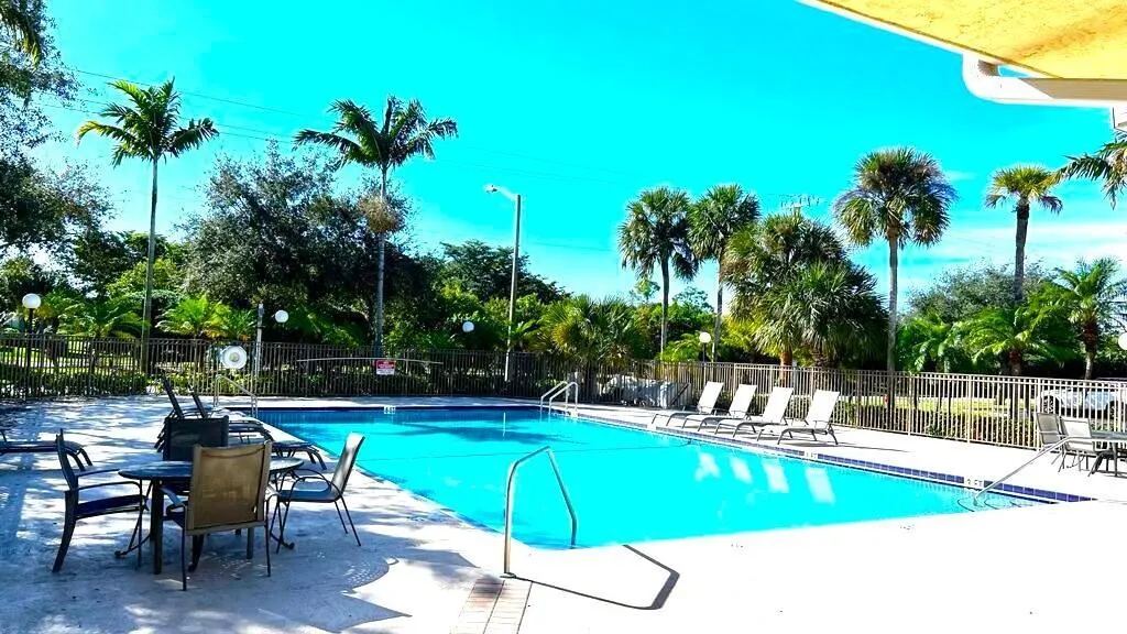 1513 Lake Crystal Drive, #C