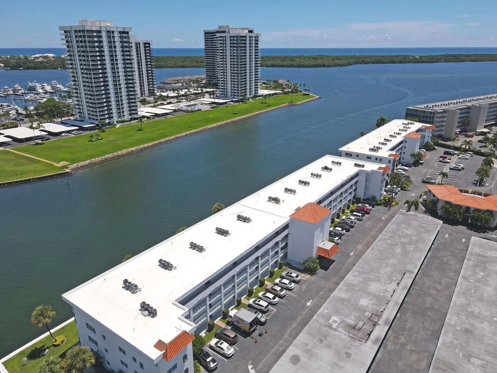 20 Yacht Club Drive, #403