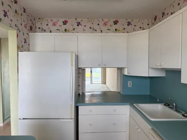 20 Yacht Club Drive, #403