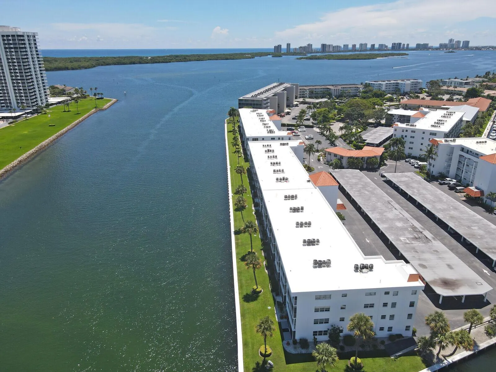 20 Yacht Club Drive, #403