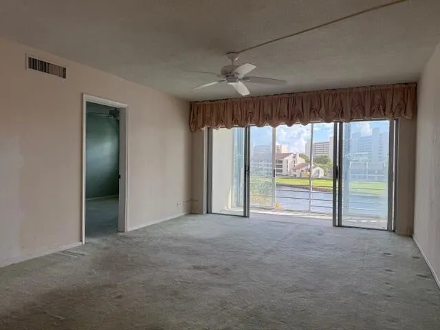 20 Yacht Club Drive, #403