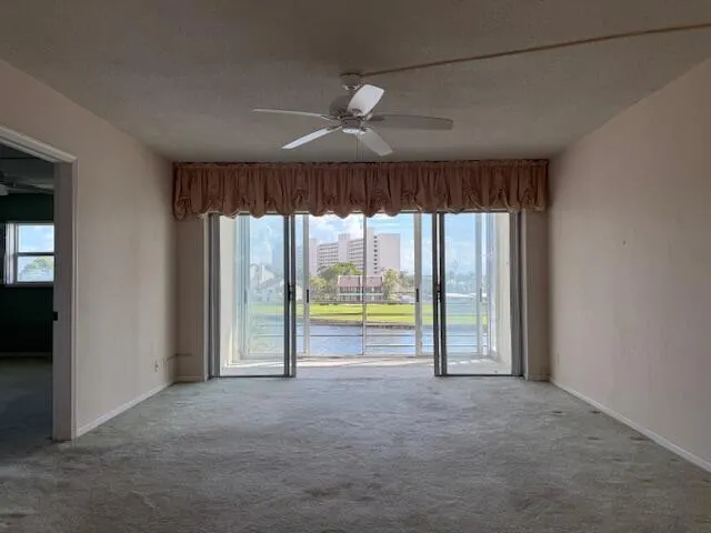 20 Yacht Club Drive, #403