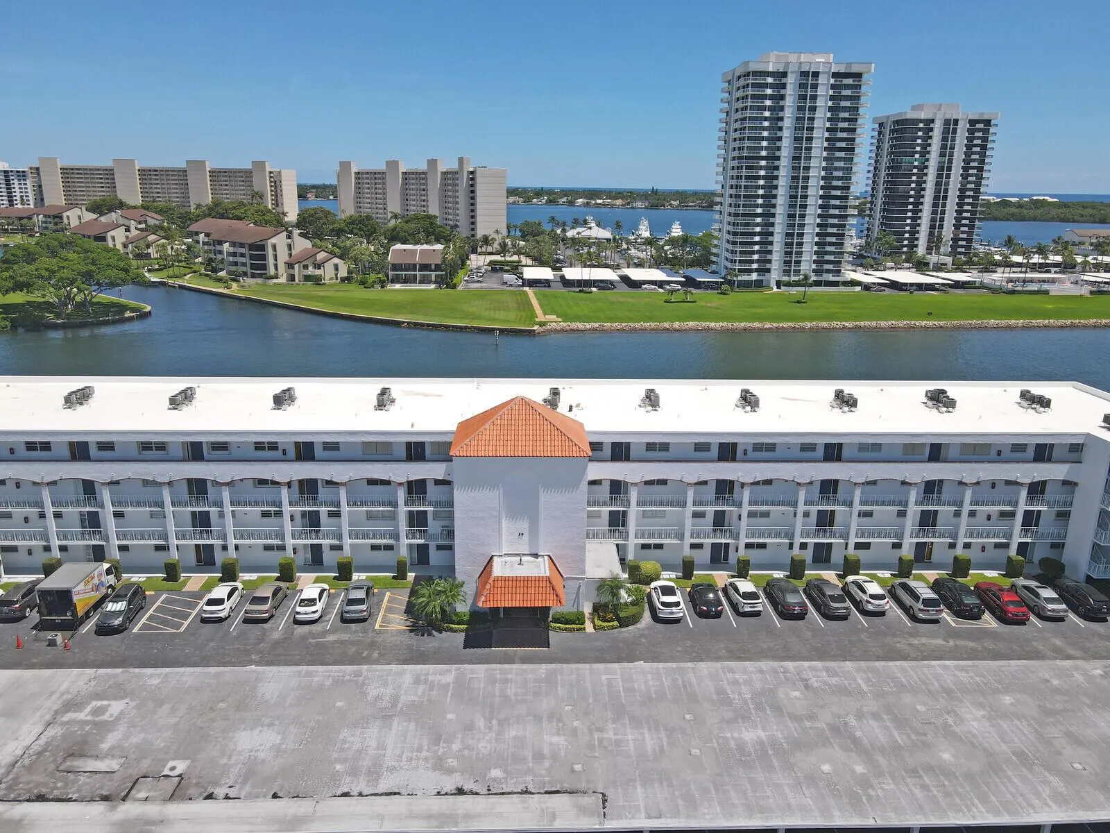 20 Yacht Club Drive, #403