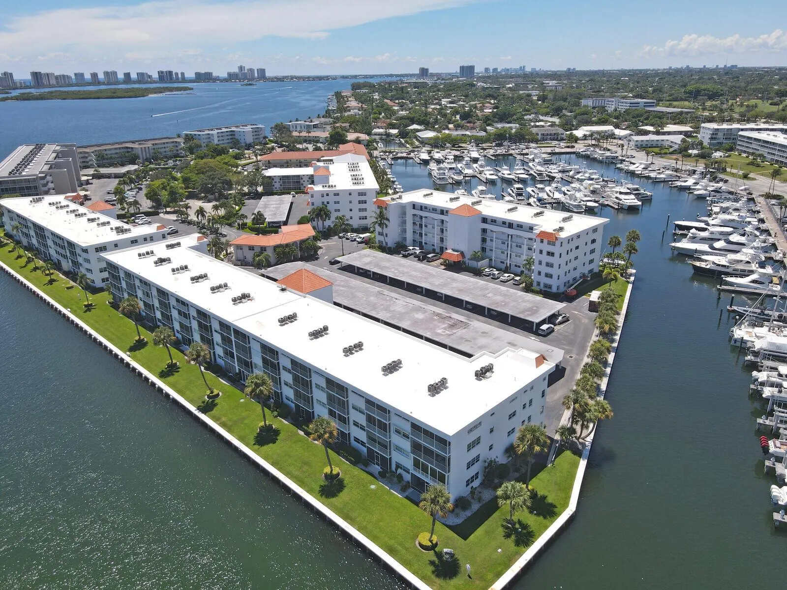20 Yacht Club Drive, #403