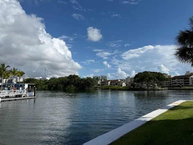 20 Yacht Club Drive, #403