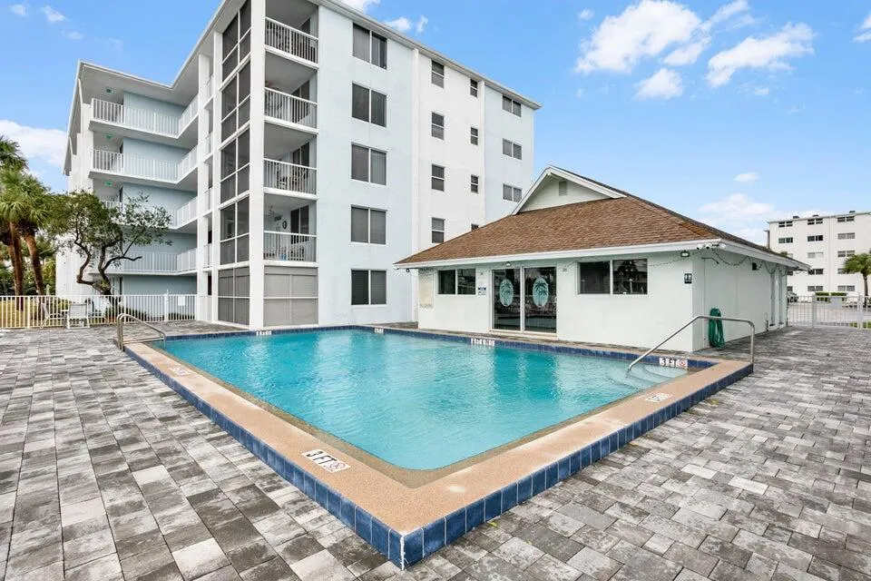 104 Paradise Harbour 112 Boulevard, #112