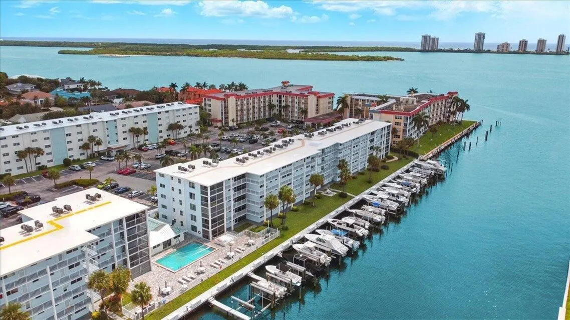 104 Paradise Harbour 112 Boulevard, #112