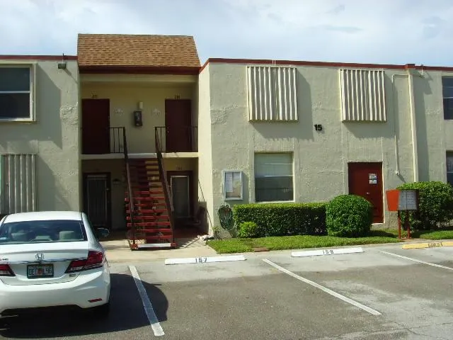 15 Willowbrook Lane, #204