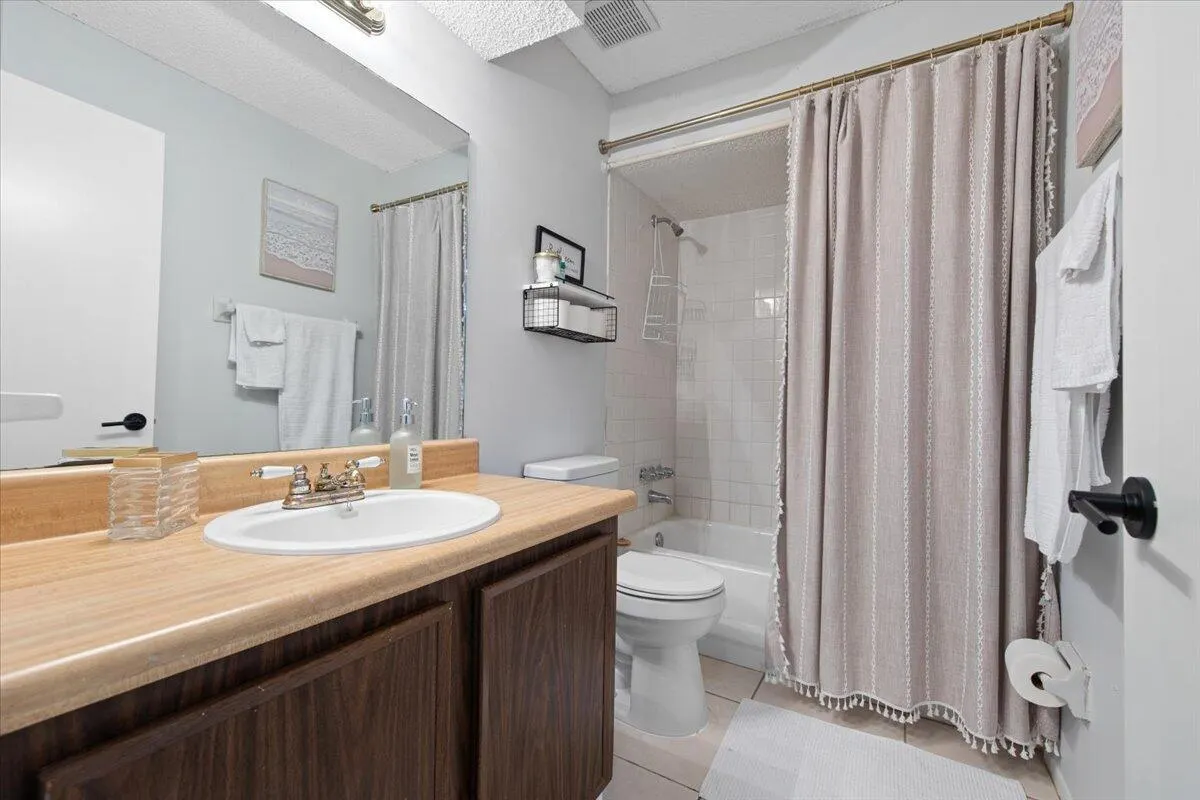 6006 Indrio Road, #7