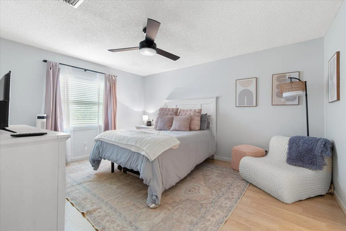 6006 Indrio Road, #7