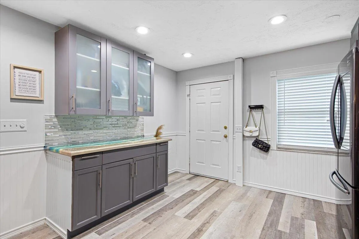 6006 Indrio Road, #7