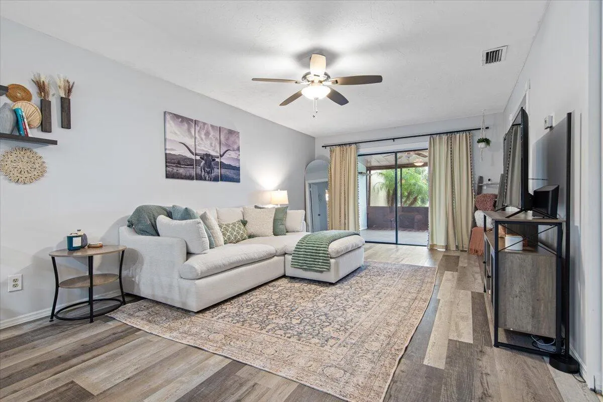 6006 Indrio Road, #7