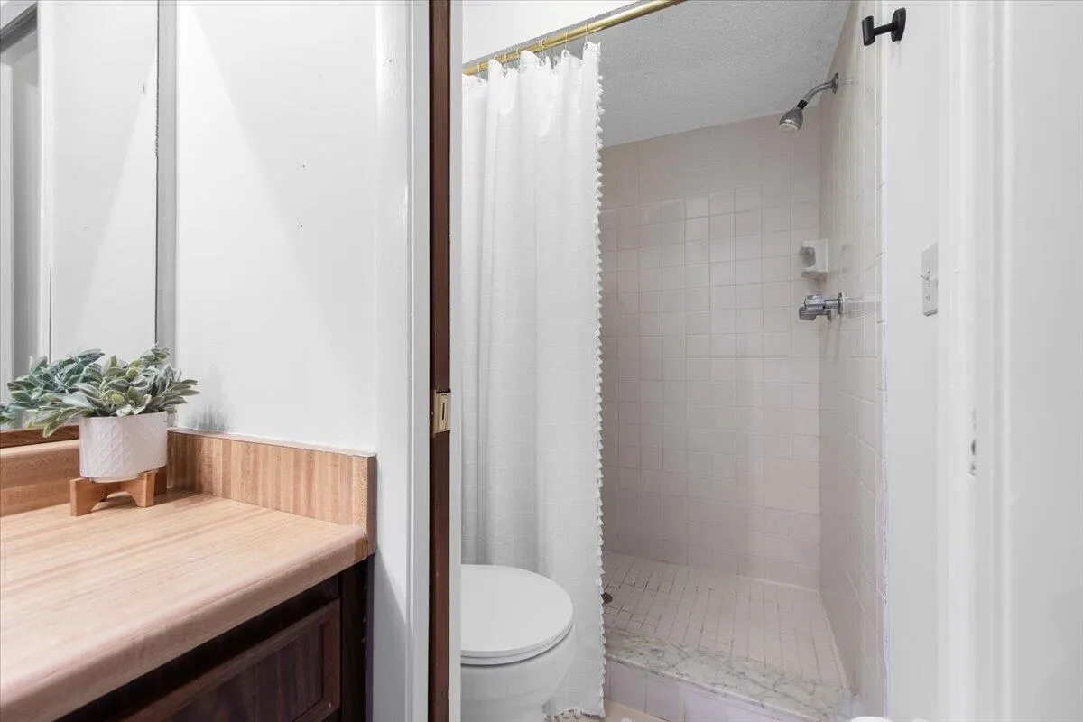 6006 Indrio Road, #7