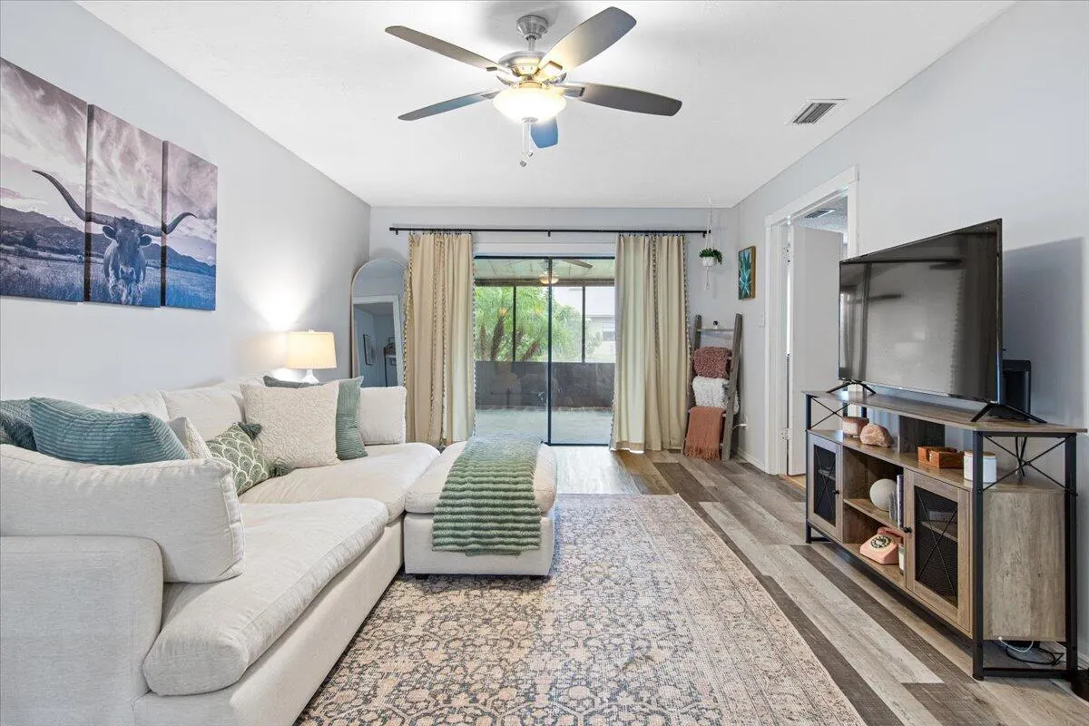 6006 Indrio Road, #7